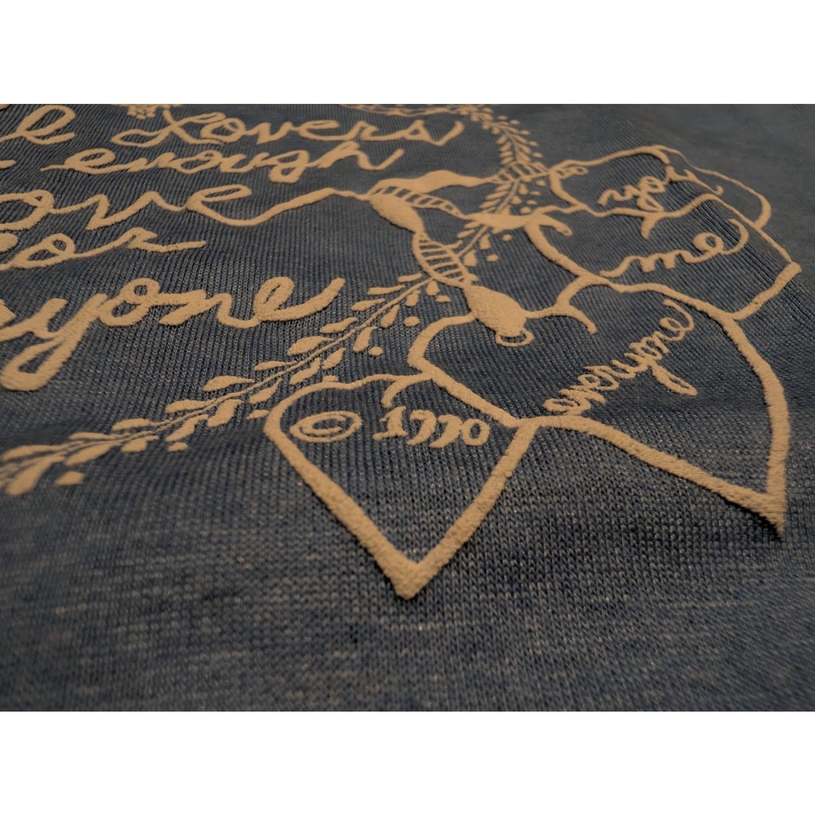 Vintage Vintage Screen Stars Tee Shirt Doll Lovers Have Enough Love For Everyone M NWOT USA Vtg Size S / US 4 / IT 40 - 3 Thumbnail