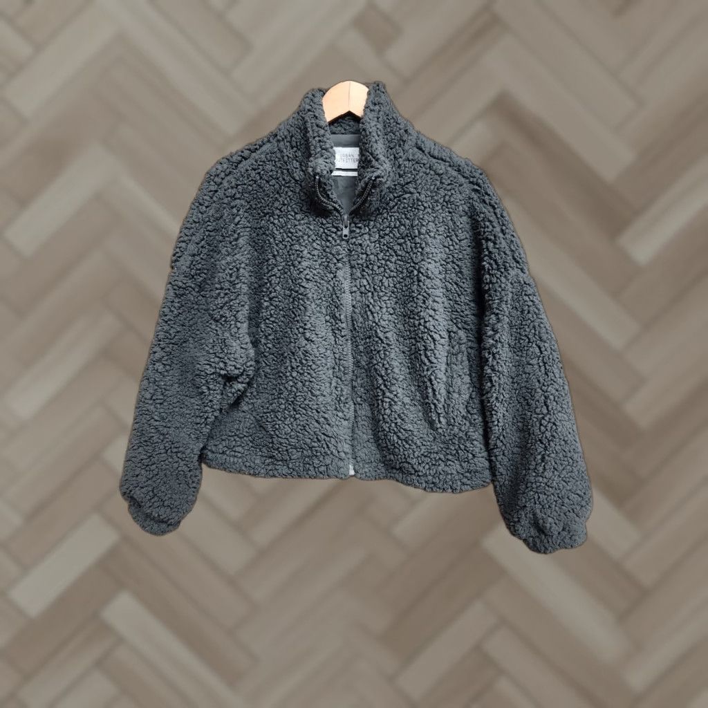 Urban Outfitters VINTAGE Urban Outfitters Sherpa Hooded Crop Zip-Up Jacket Small Gray Size S / US 4 / IT 40 - 1 Thumbnail