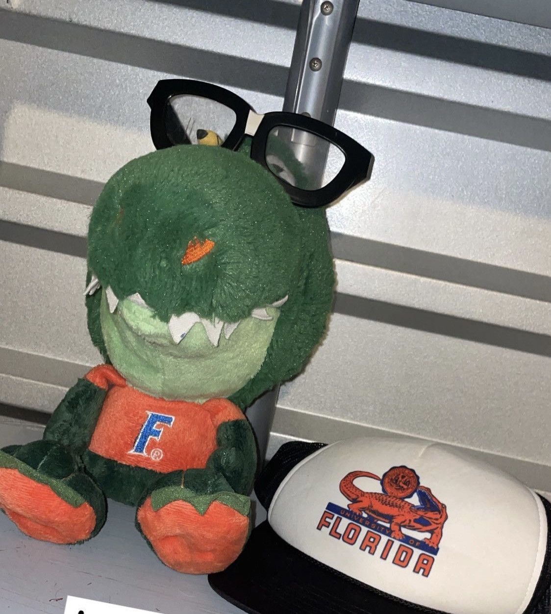 NCAA 90s Vintage Florida Gators Plush + Trucker Hat Snapback Mesh Size ONE SIZE - 1 Thumbnail