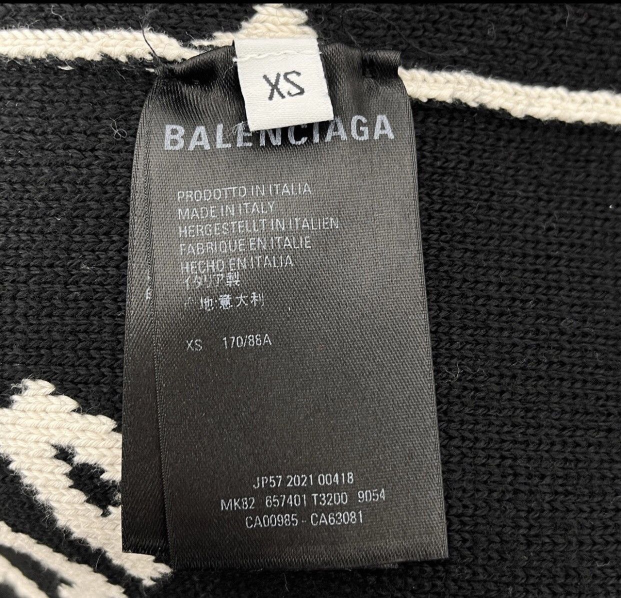 Balenciaga Balenciaga beige bullet screen long sweater2412-Nextarrow Size US XS / EU 42 / 0 - 6 Thumbnail