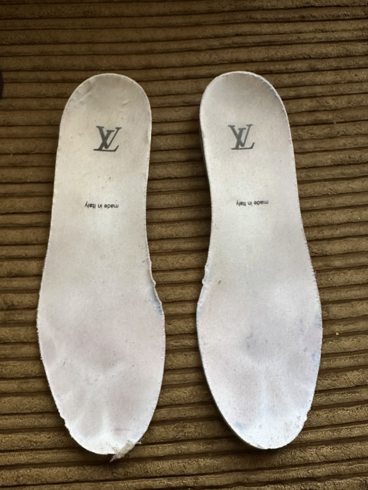 Louis Vuitton Louis Vuitton OG Trainer Silver Metallic Size US 7.5 / EU 40-41 - 4 Thumbnail