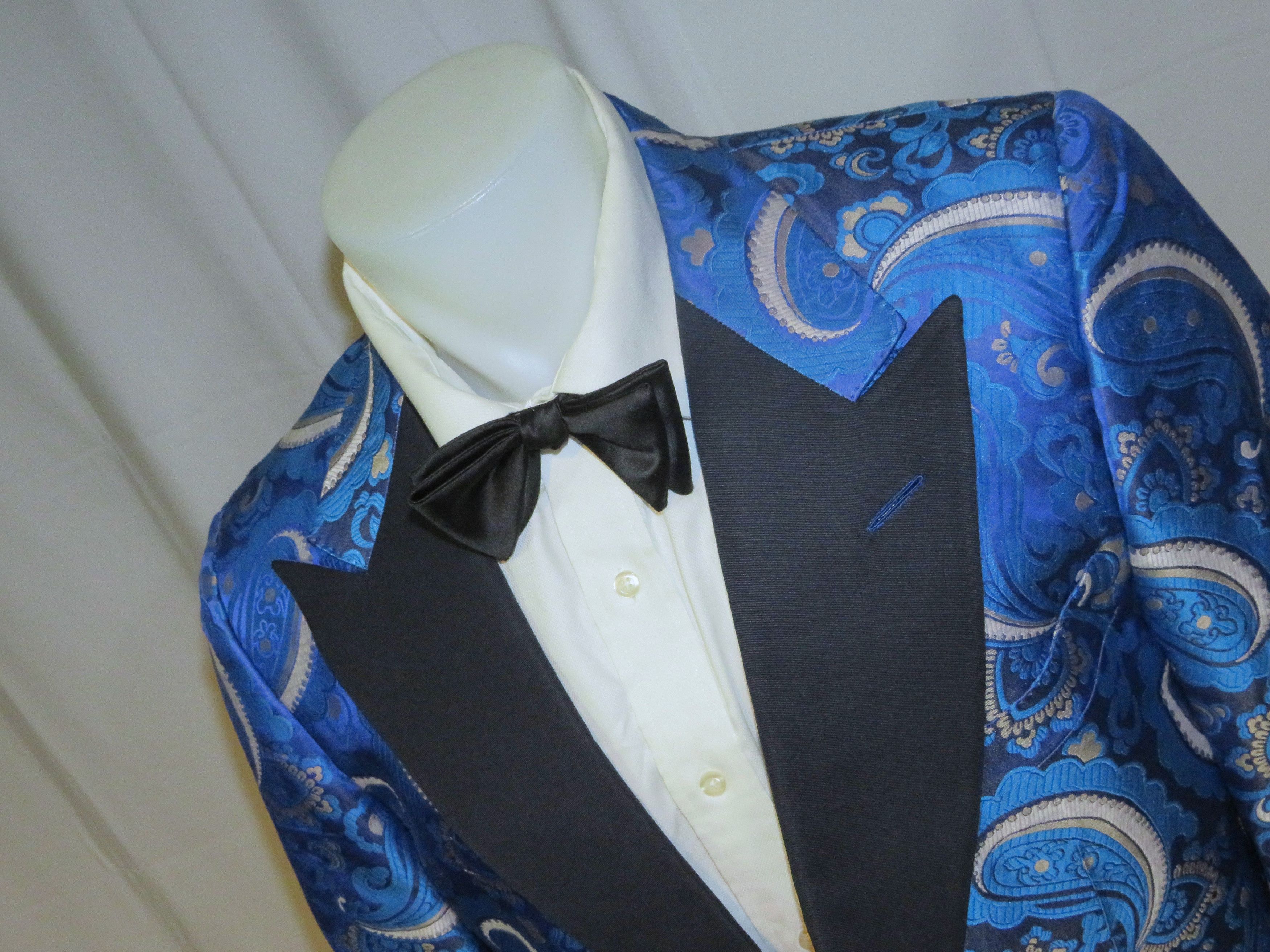 Tom Ford Base A Windsor Blue Paisley Silk Blend Dinner Jacket 46L NWT Size 46L - 4 Thumbnail