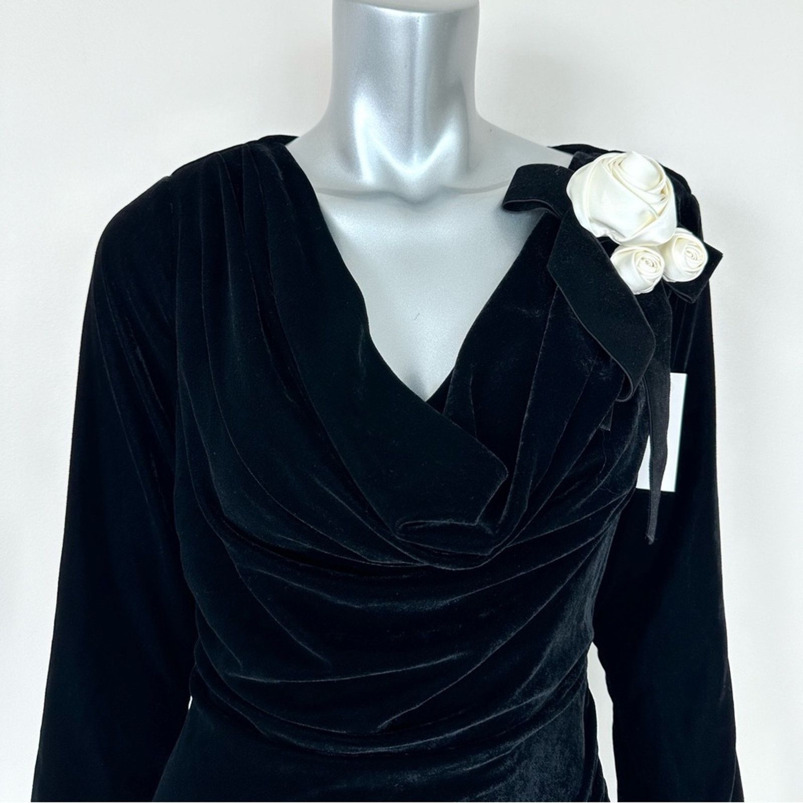 For Love & Lemons NWT!!! For Love and Lemons velvet dress size M Retail 280$ Size M / US 6-8 / IT 42-44 - 3 Thumbnail