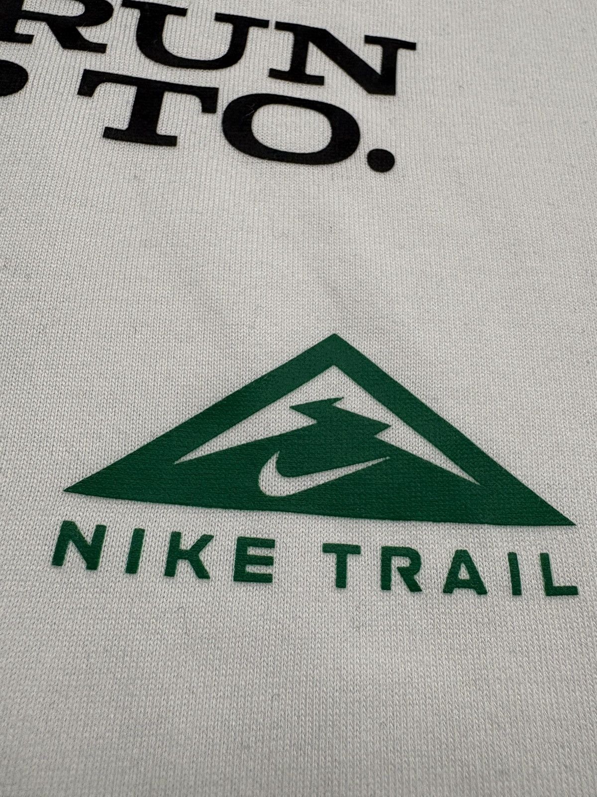 Nike Nike Trail Find Some Run To Look Up Graphic T-Shirt Outdoor Size US M / EU 48-50 / 2 - 10 Thumbnail