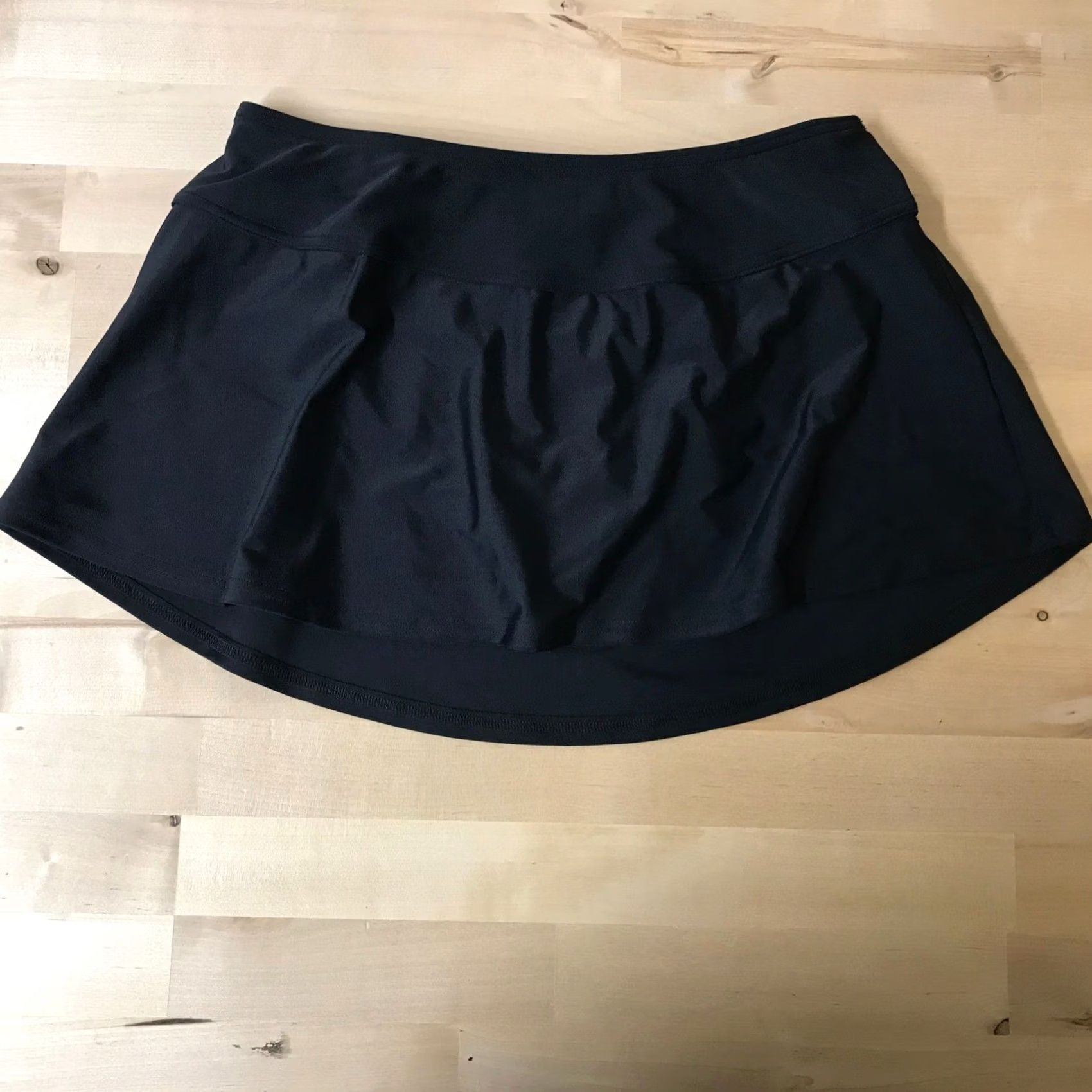 Prana prAna Black Athletic Swim Skirt Wide Waistband Logo Charm Size S Womens Swimsuit Bottom Sporty Modest Quick Dry Size 28" / US 6 / IT 42 - 3 Thumbnail