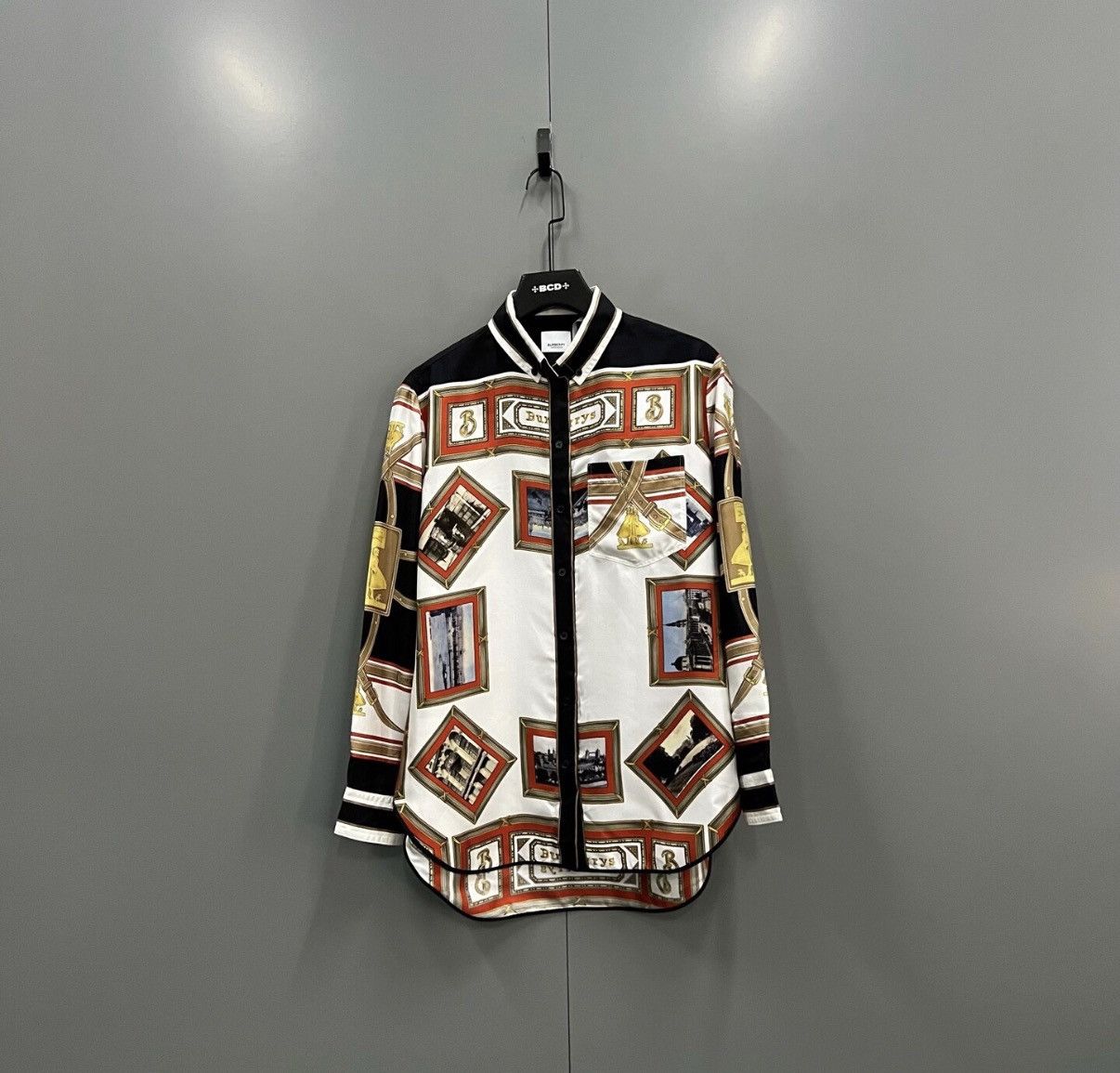 Burberry Burberry Color-block Pattern Printed Shirt J41 Size XS / US 0-2 / IT 36-38 - 1 Thumbnail