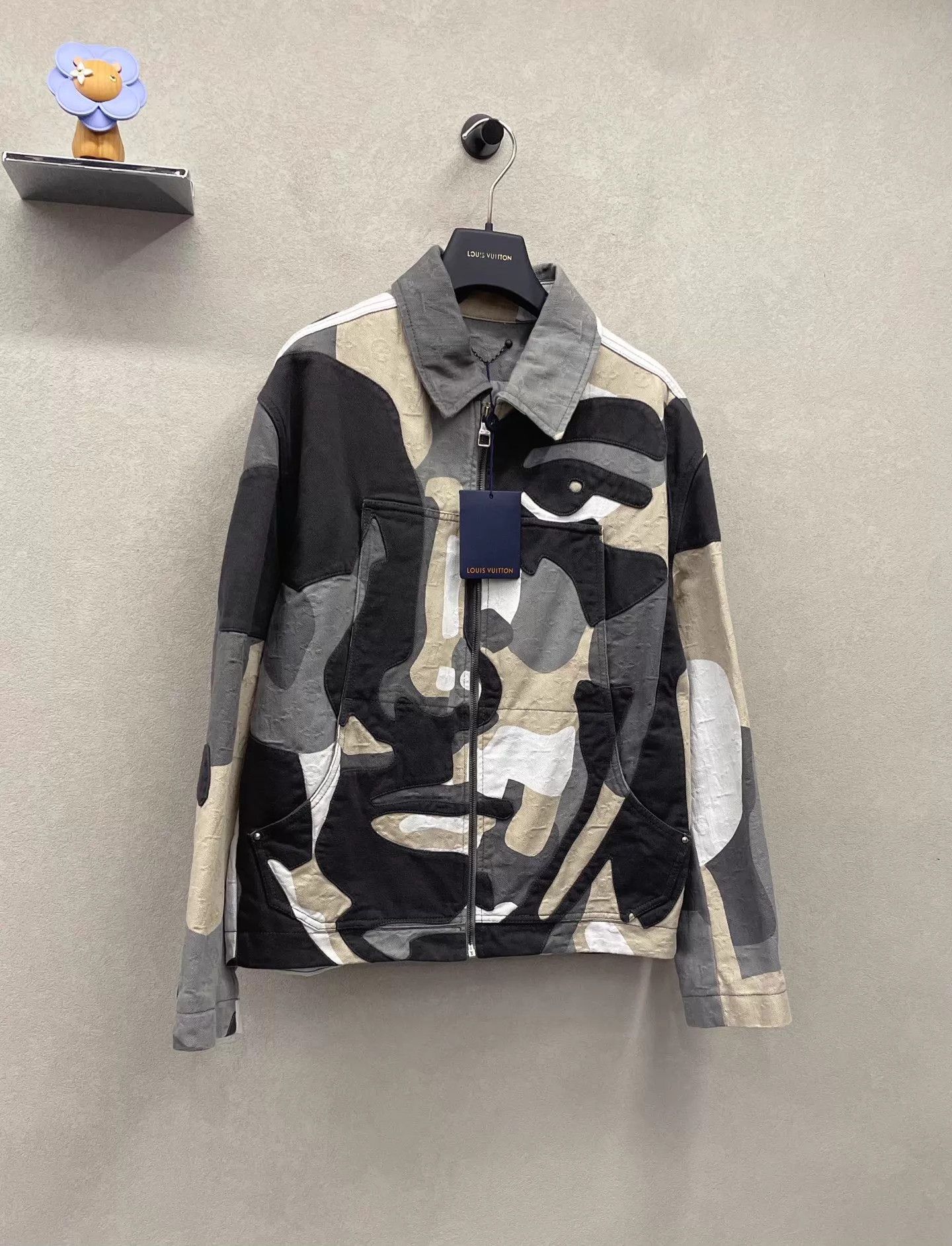 Louis Vuitton LV Geometric Portrait Collage Camo Denim Jacket Size US S / EU 44-46 / 1 - 3 Thumbnail