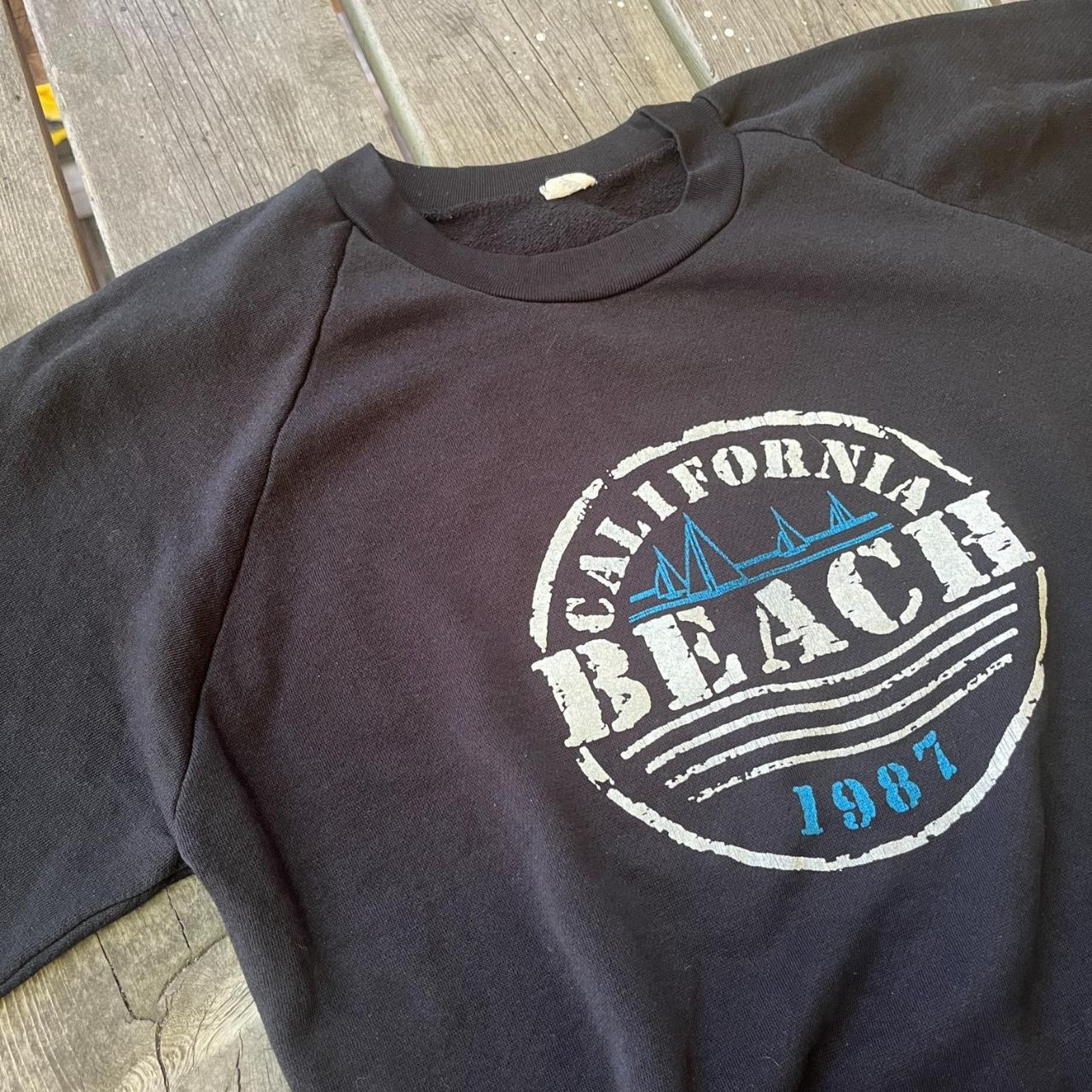 Vintage Vintage 80s Black California Beach Sweatshirt Raglan Sz M Size US M / EU 48-50 / 2 - 4 Thumbnail