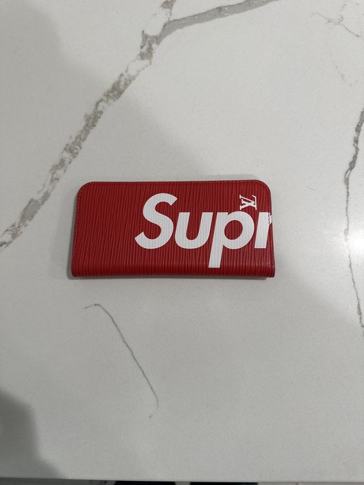 Supreme x louis hot sale vuitton card holder