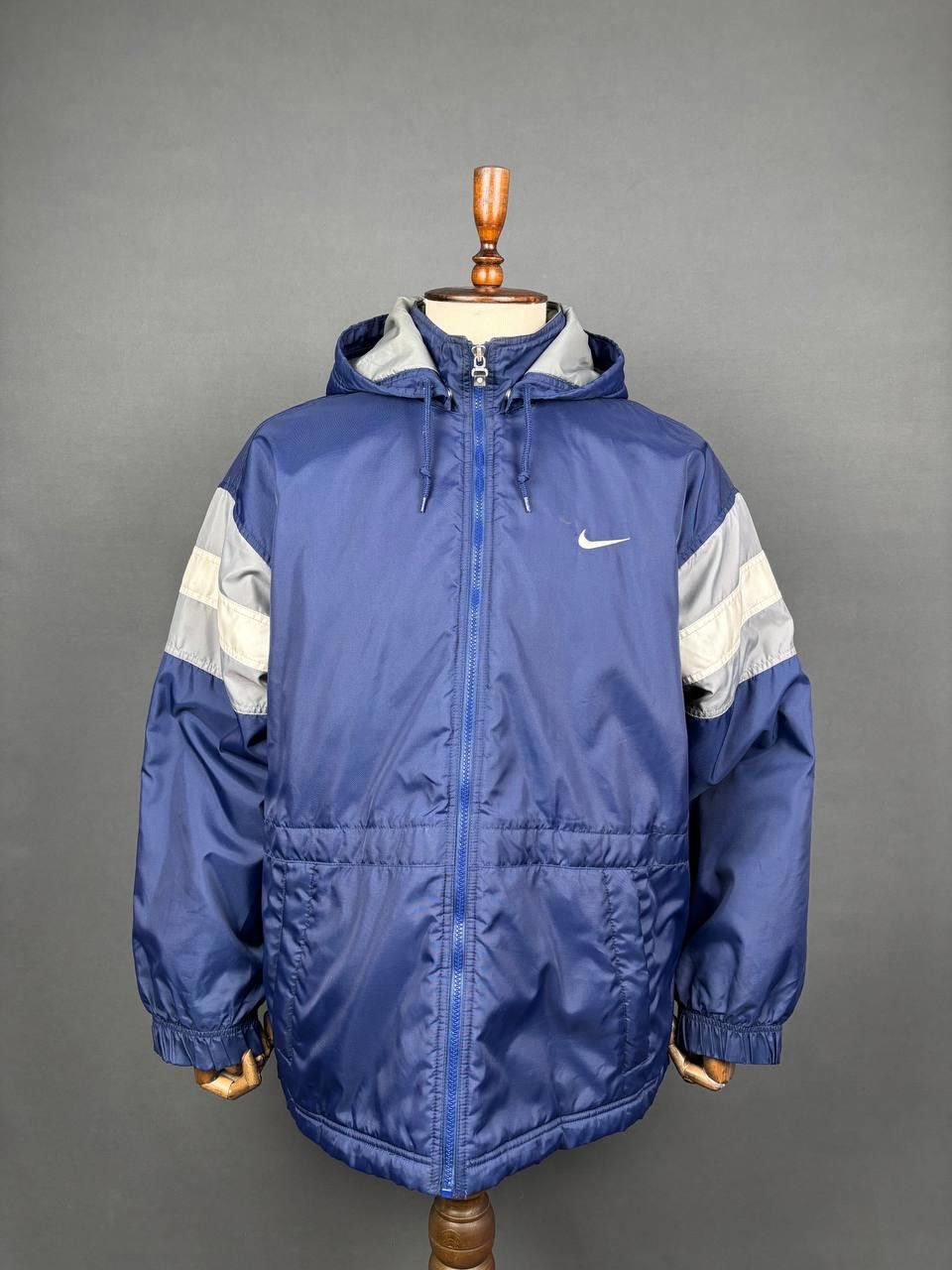 Nike Nike Jacket Size L Blue Big Swoosh Vintage Size US L / EU 52-54 / 3 - 1 Thumbnail