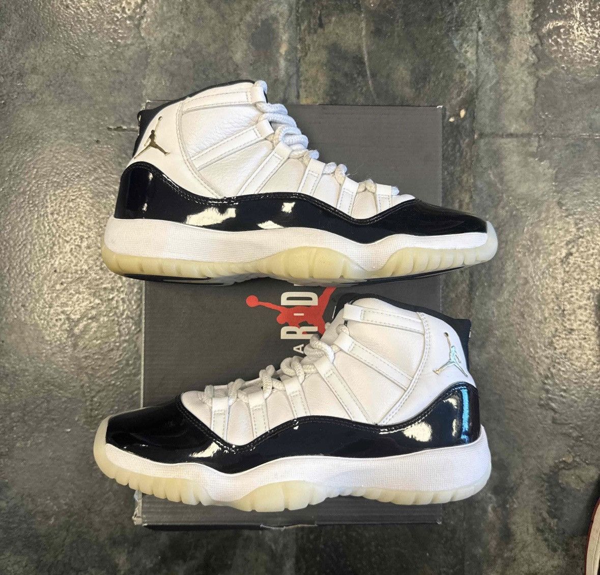 Nike Jordan 11 Gratitude GS Size US 5.5 / EU 38 - 1 Thumbnail
