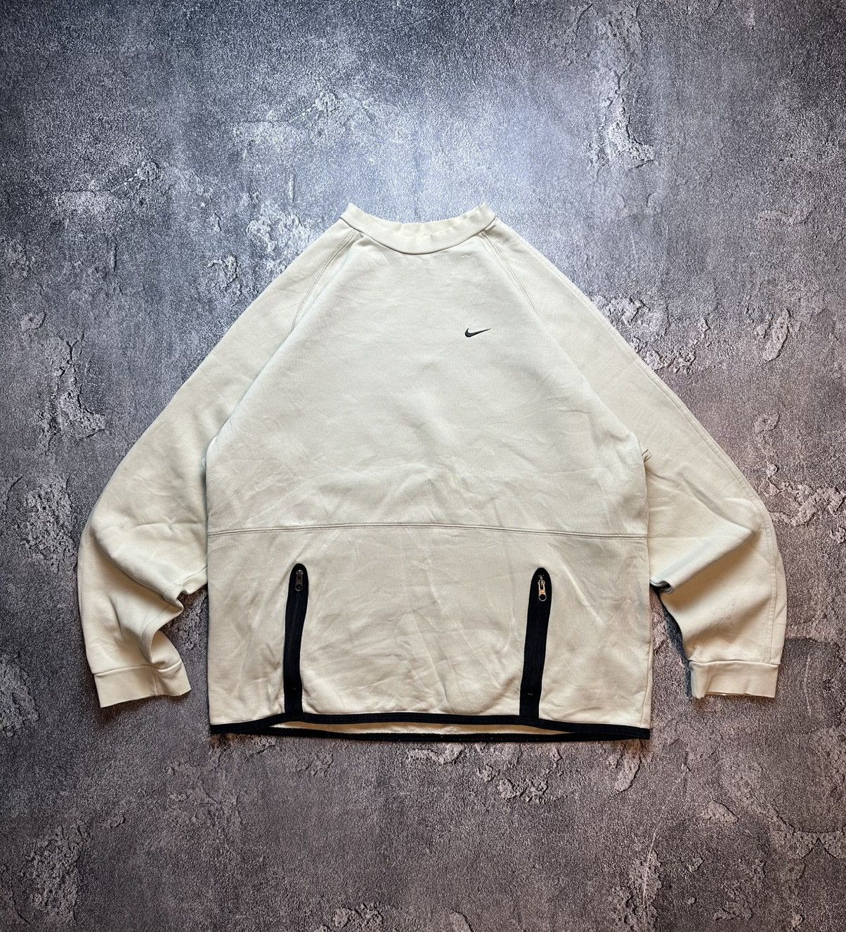 Nike VINTAGE NIKE SWEATSHIRT SMALL LOGO CENTRE LOGO HOODIE Size US XL / EU 56 / 4 - 1 Thumbnail