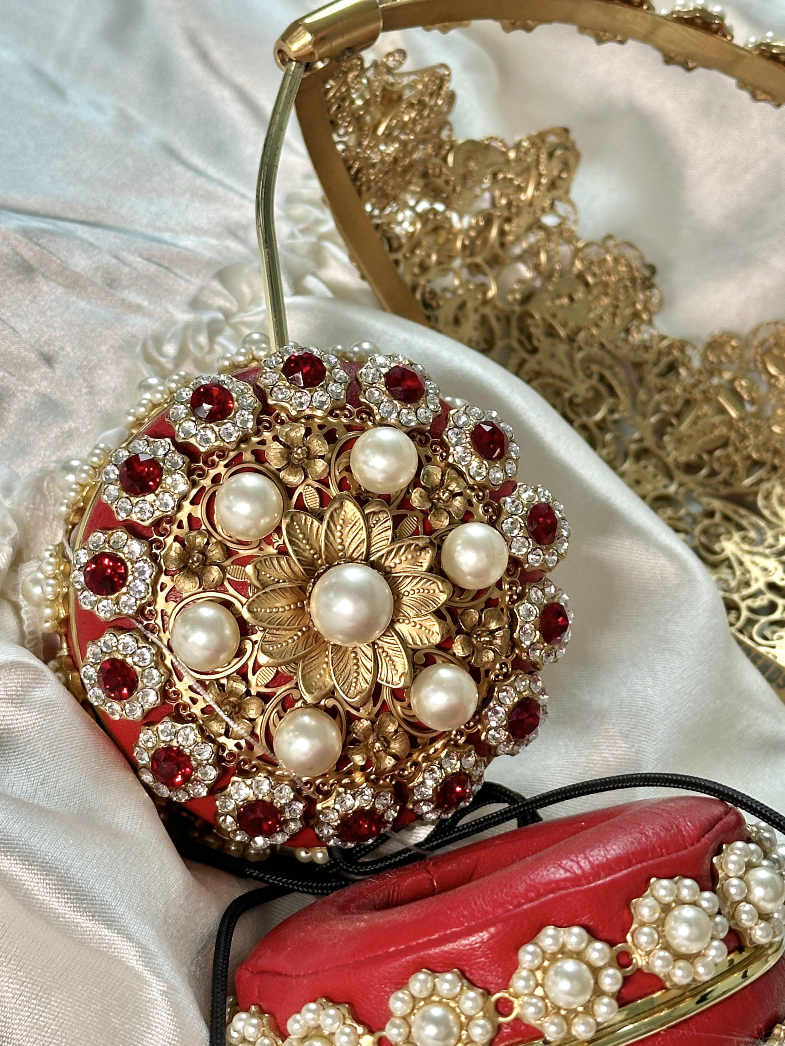 Dolce & Gabbana Dolce & Gabbana x Frends 2015 Embellished Crown Headphones Size ONE SIZE - 6 Thumbnail