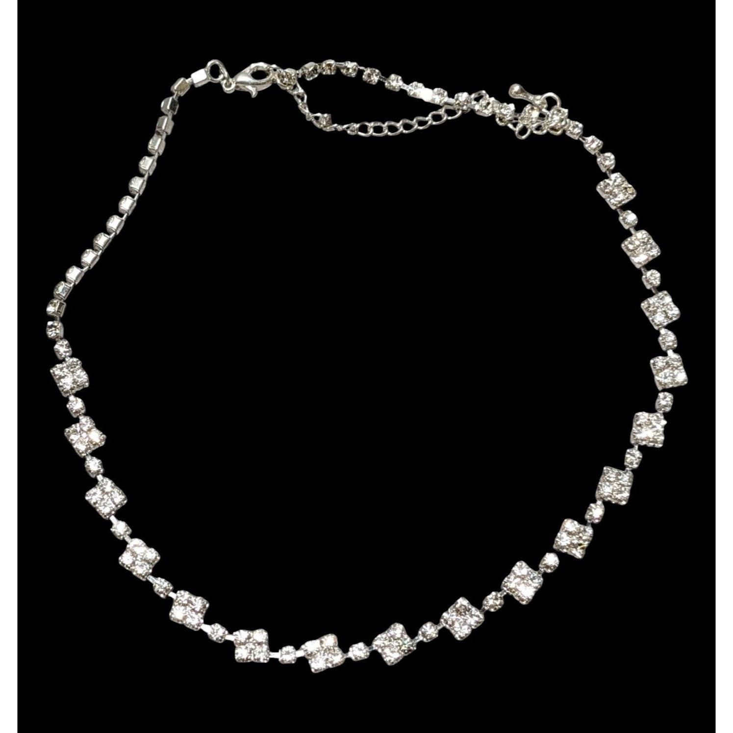 Other Elegant Glam Geometric Silver Rhinestone Necklace Size ONE SIZE - 1 Thumbnail