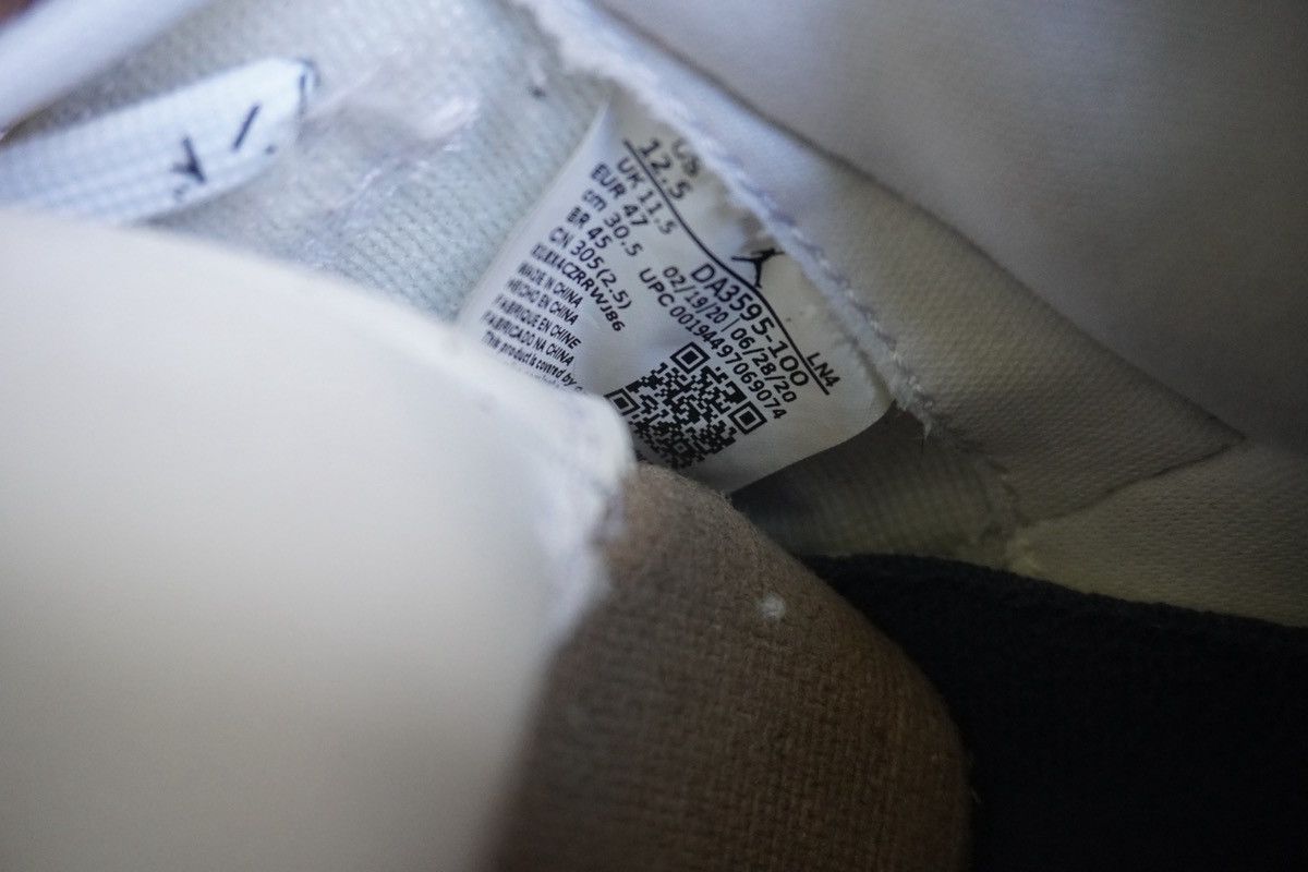 Fragment Design × Jordan Brand Air Jordan 3 x Fragment Design- White Sz. 12.5 Size US 12.5 / EU 45-46 - 8 Thumbnail