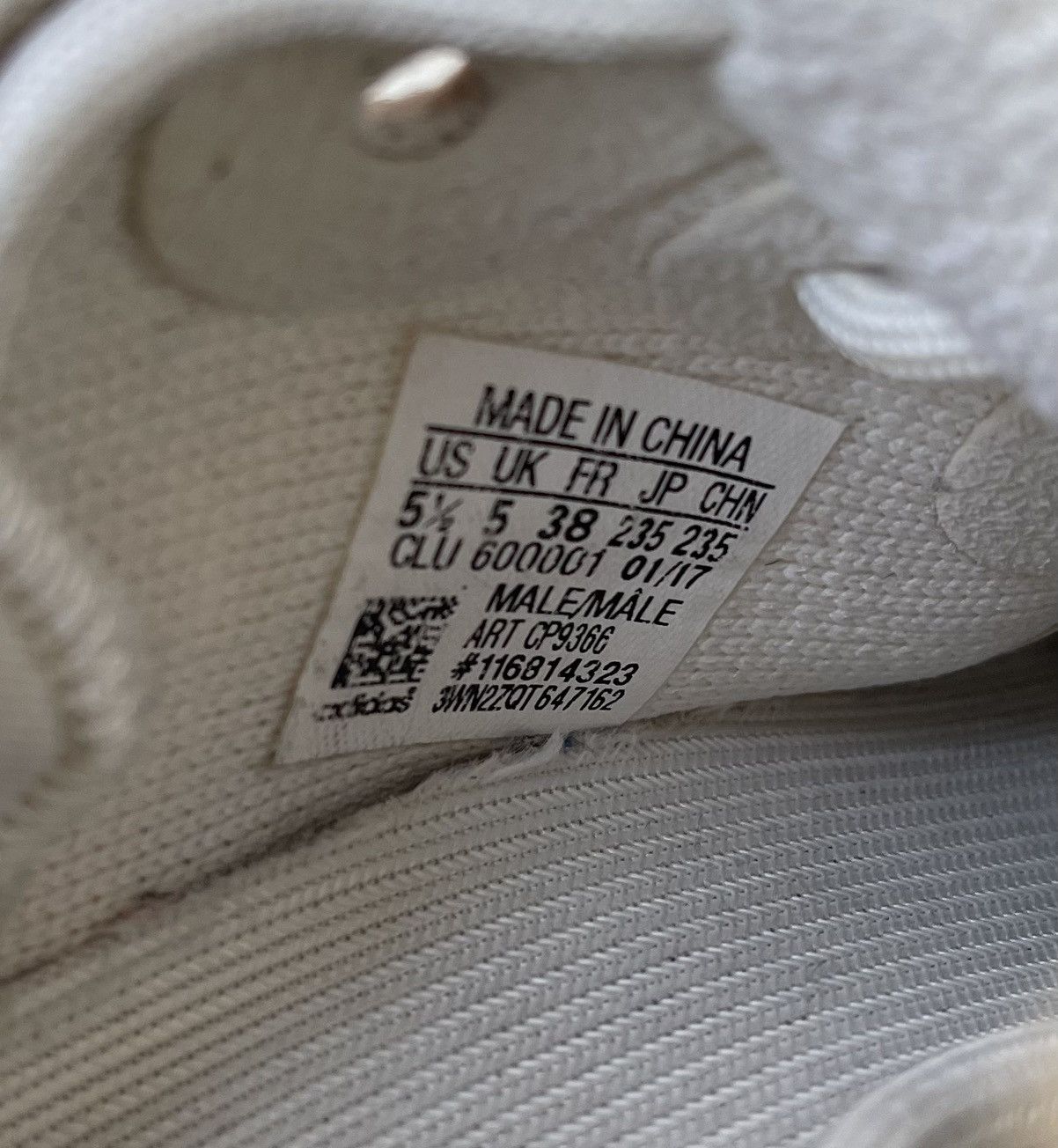 Adidas 2017 Adidas Yeezy Boost 350 v2 Cream/Triple White Shoes Size US 5.5 / IT 35.5 - 11 Thumbnail
