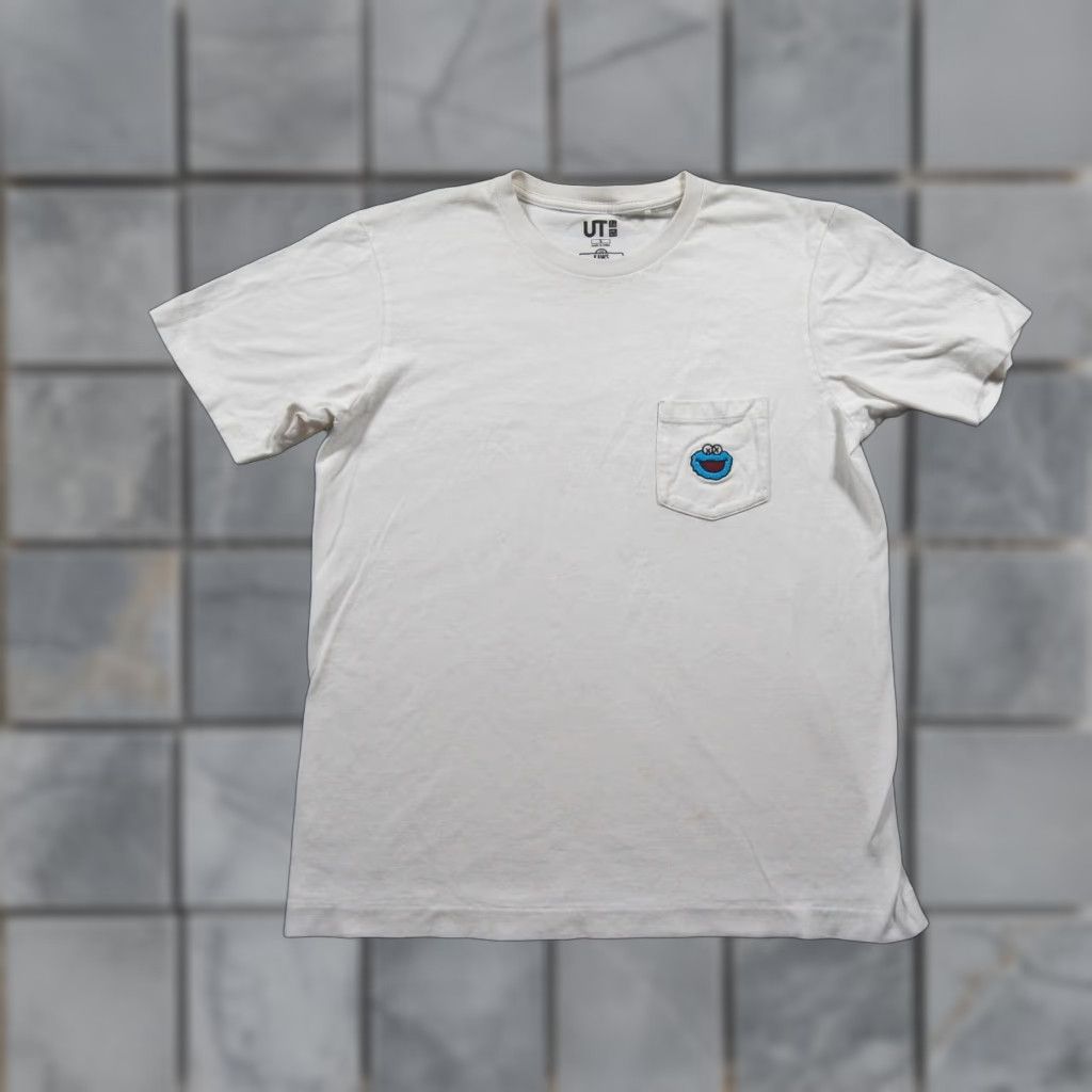 Uniqlo Uniqlo Shirt Mens Small White KAWS Sesame Street Streetwear Cookie Monster Adult T-Shirt Graphic Print Logo All Seasons Regular Men Size US S / EU 44-46 / 1 - 1 Thumbnail