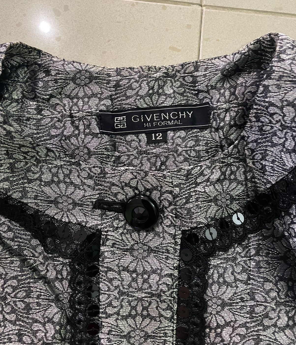 Givenchy Givenchy Hi Formal Collarless Silk Jacket. Size M / US 6-8 / IT 42-44 - 3 Thumbnail
