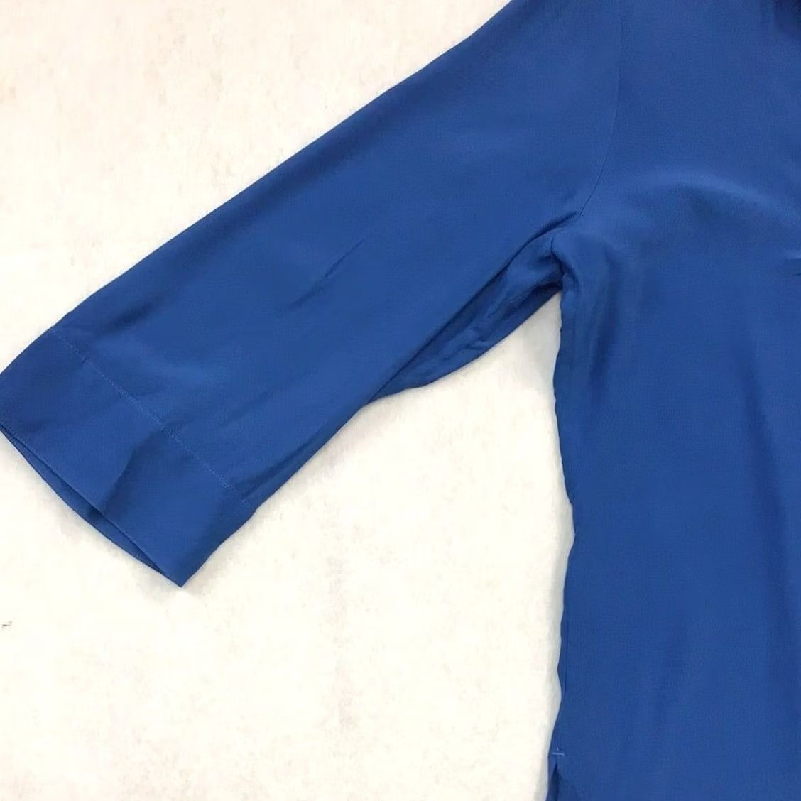 Tommy Bahama VINTAGE Tommy Bahama Blouse Women XS Royal Blue Solid Blouse Womens 1166 US? Size XS / US 0-2 / IT 36-38 - 5 Thumbnail