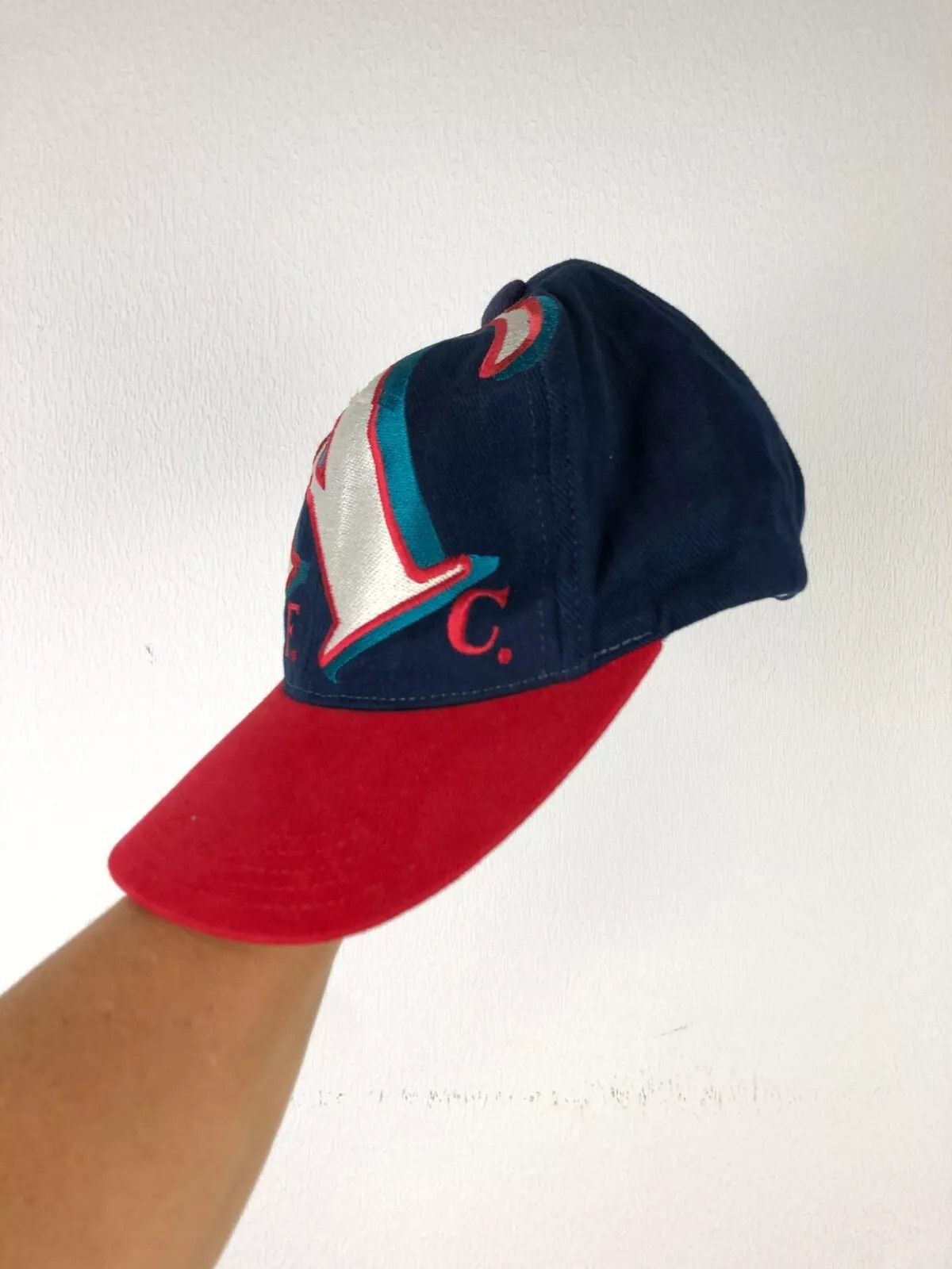 Nike Vintage Nike Arsenal Snapback Hat Football Soccer Cap Size ONE SIZE - 2 Thumbnail