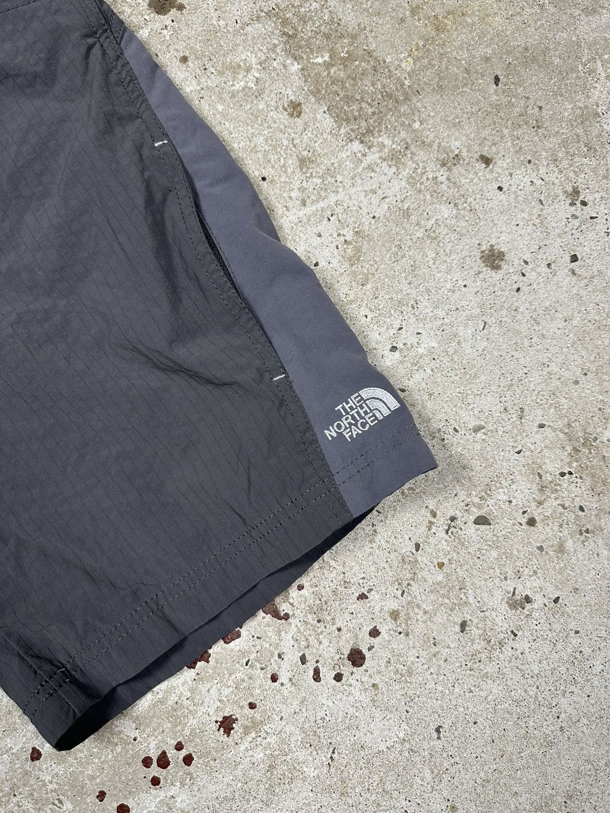 The North Face × Vintage Vintage Y2K The North Face Gray Shorts Outdoor Size US 30 / EU 46 - 3 Thumbnail
