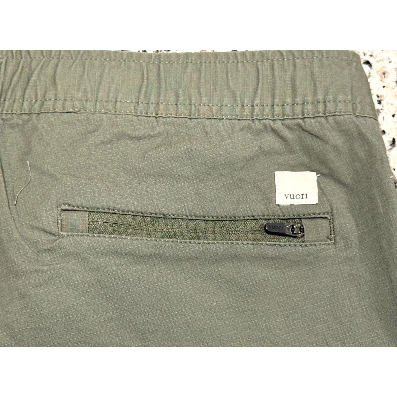 Vuori Vuori Women's Jogger Pants S Green Ripstop Performance Lightweight Activewear Inseam 28.5" Regular Pants ManMade Blended Fabric VW401 Mens? Size 28" / US 6 / IT 42 - 8 Thumbnail