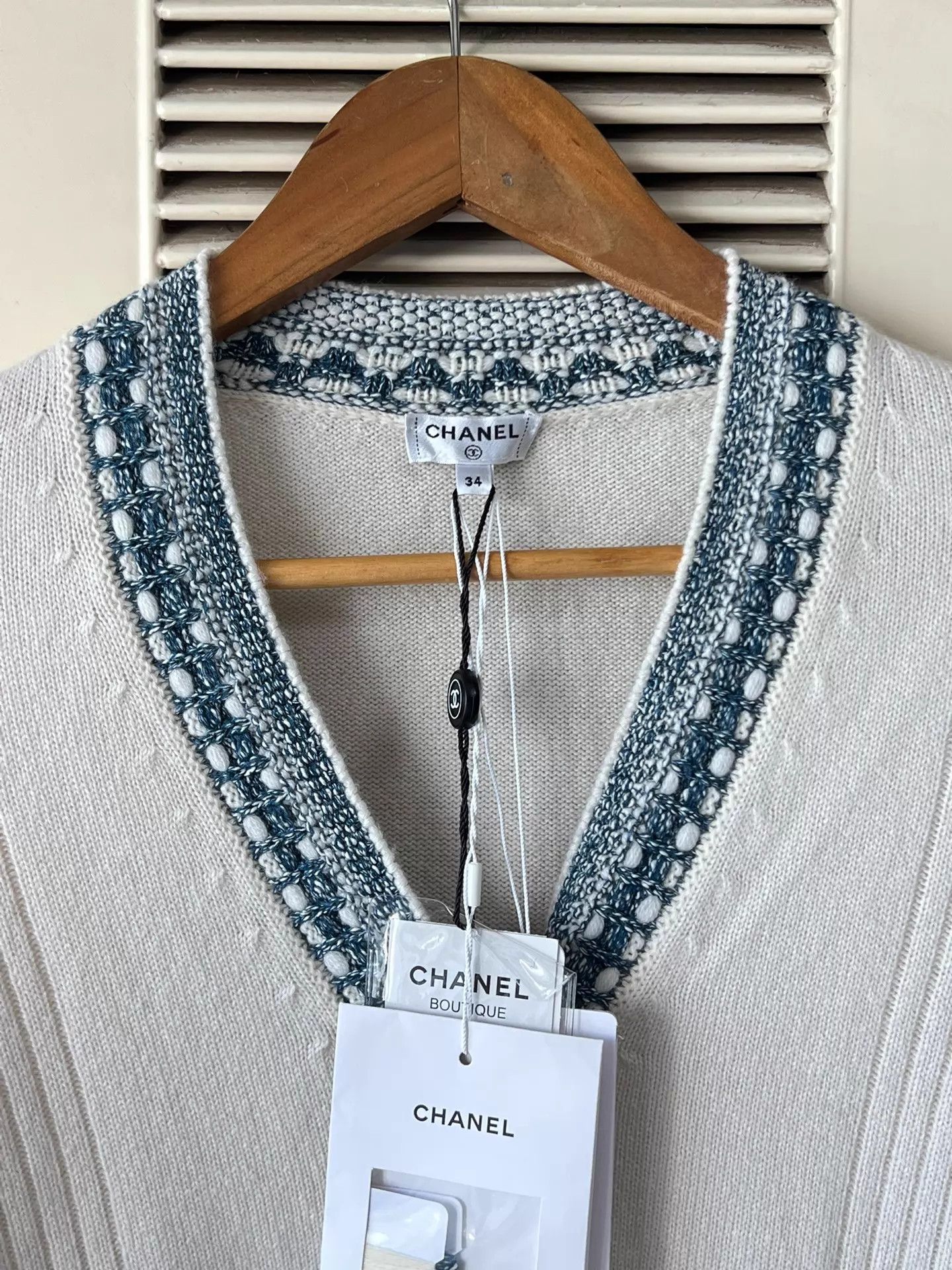 Chanel Chanel Cashmere Cardigan Cream Blue Trim 34 Size XS / US 0-2 / IT 36-38 - 3 Thumbnail