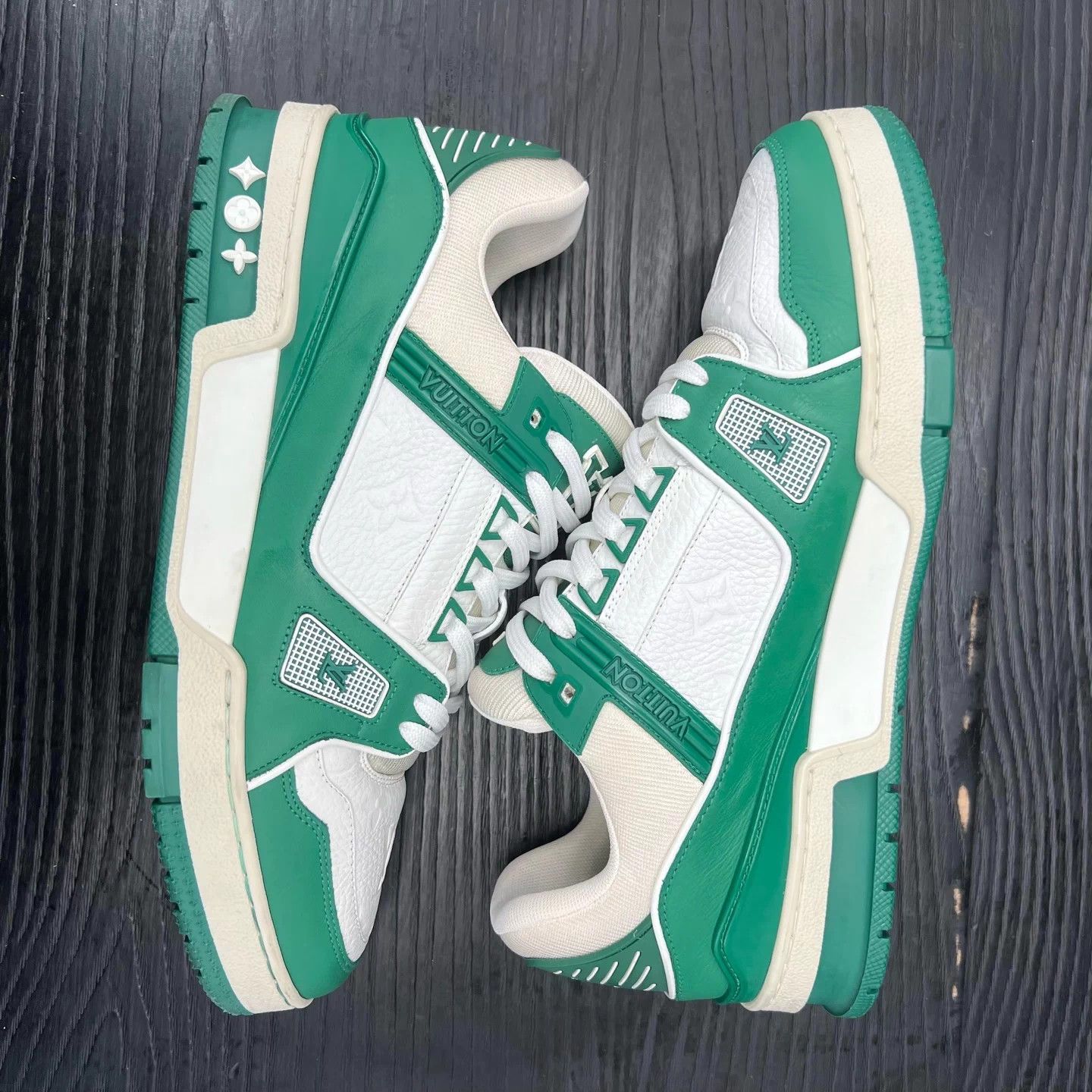 Louis Vuitton LV Trainer White Green Like New Worn Once 7/41 Size US 7 / EU 40 - 3 Thumbnail