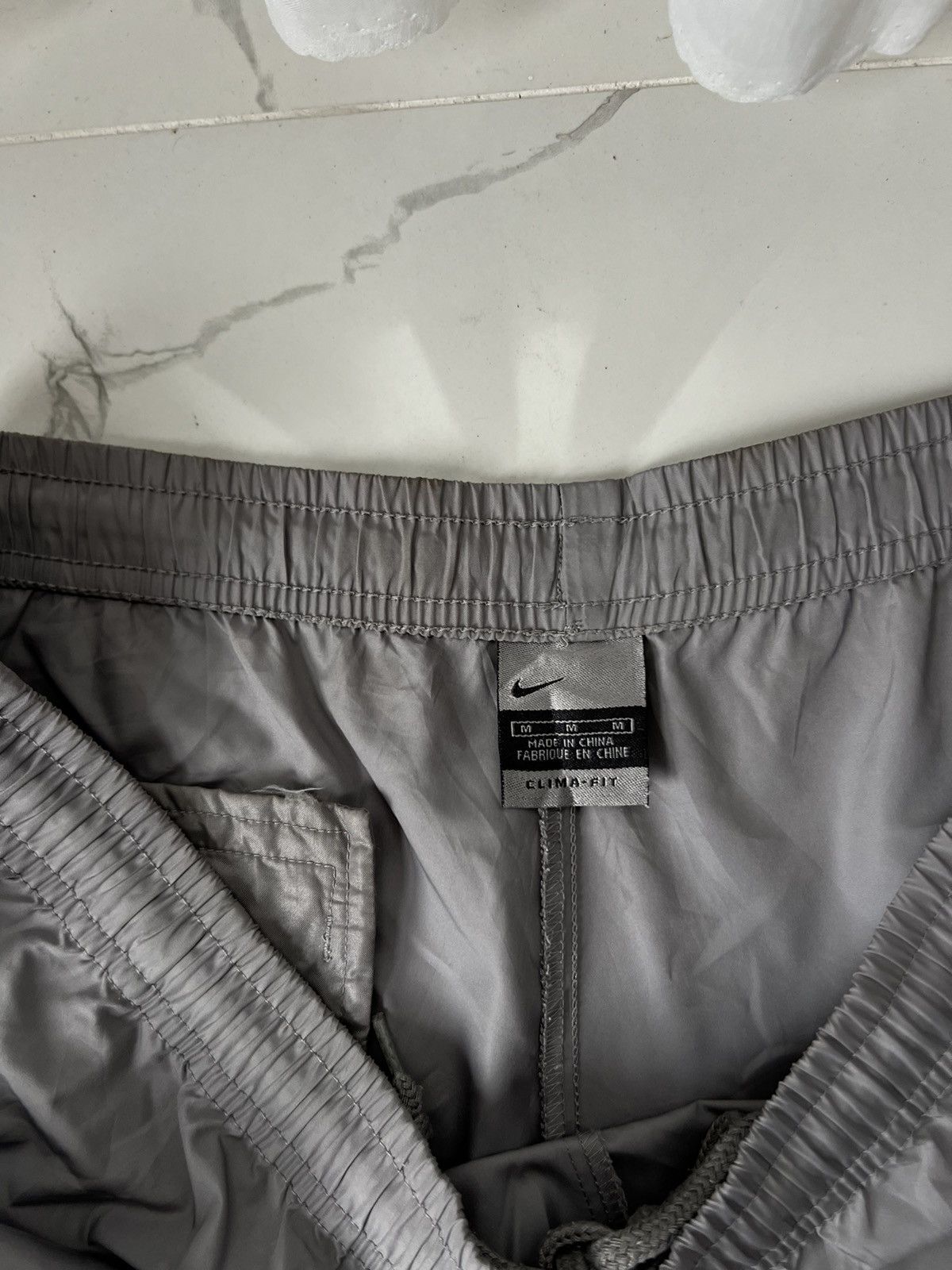 Nike 00’s NIKE BAGGY Y2K TRACK PANTS SWOOSH LOGO RARE Size US 32 / EU 48 - 3 Thumbnail