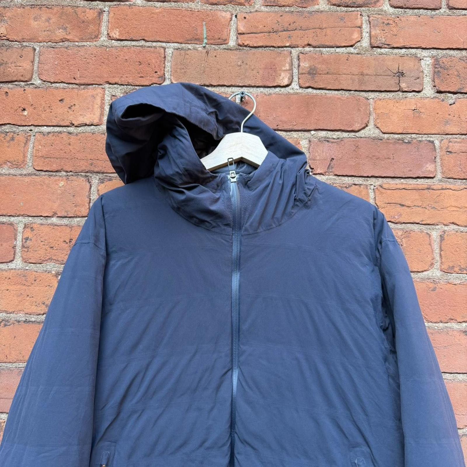 Lululemon lululemon grey goose down jacket L Size US L / EU 52-54 / 3 - 2 Thumbnail