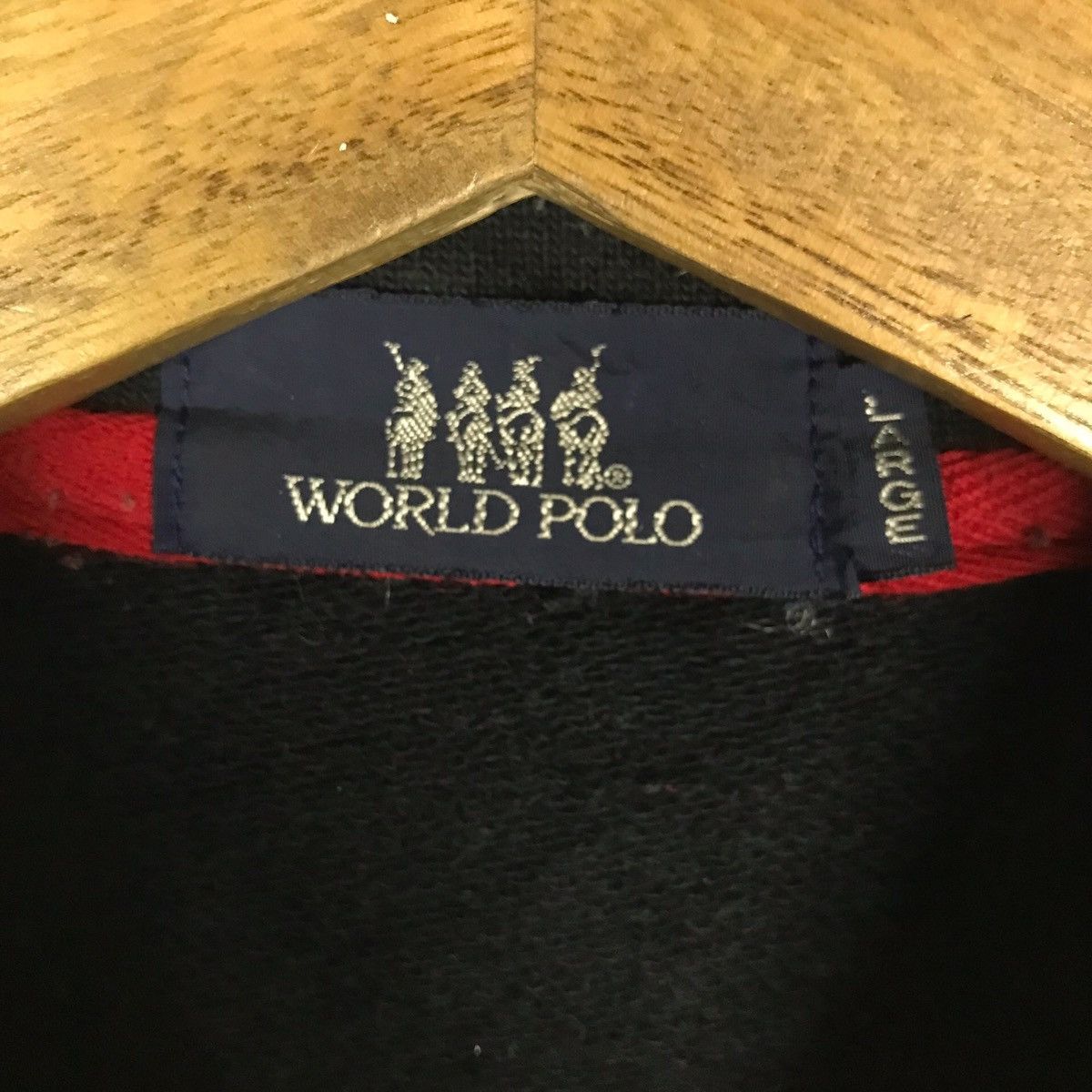 Vintage Vintage World Polo Collar Pullover Jumper Sweatshirt Size US L / EU 52-54 / 3 - 7 Thumbnail