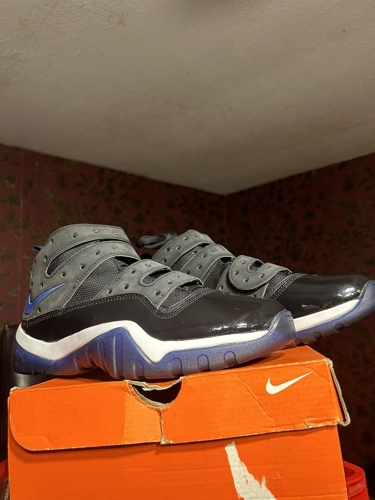 Nike Nike Sharkley Black / Navy 10.5 NEW IN BOX Size US 10.5 / EU 43-44 - 1 Thumbnail