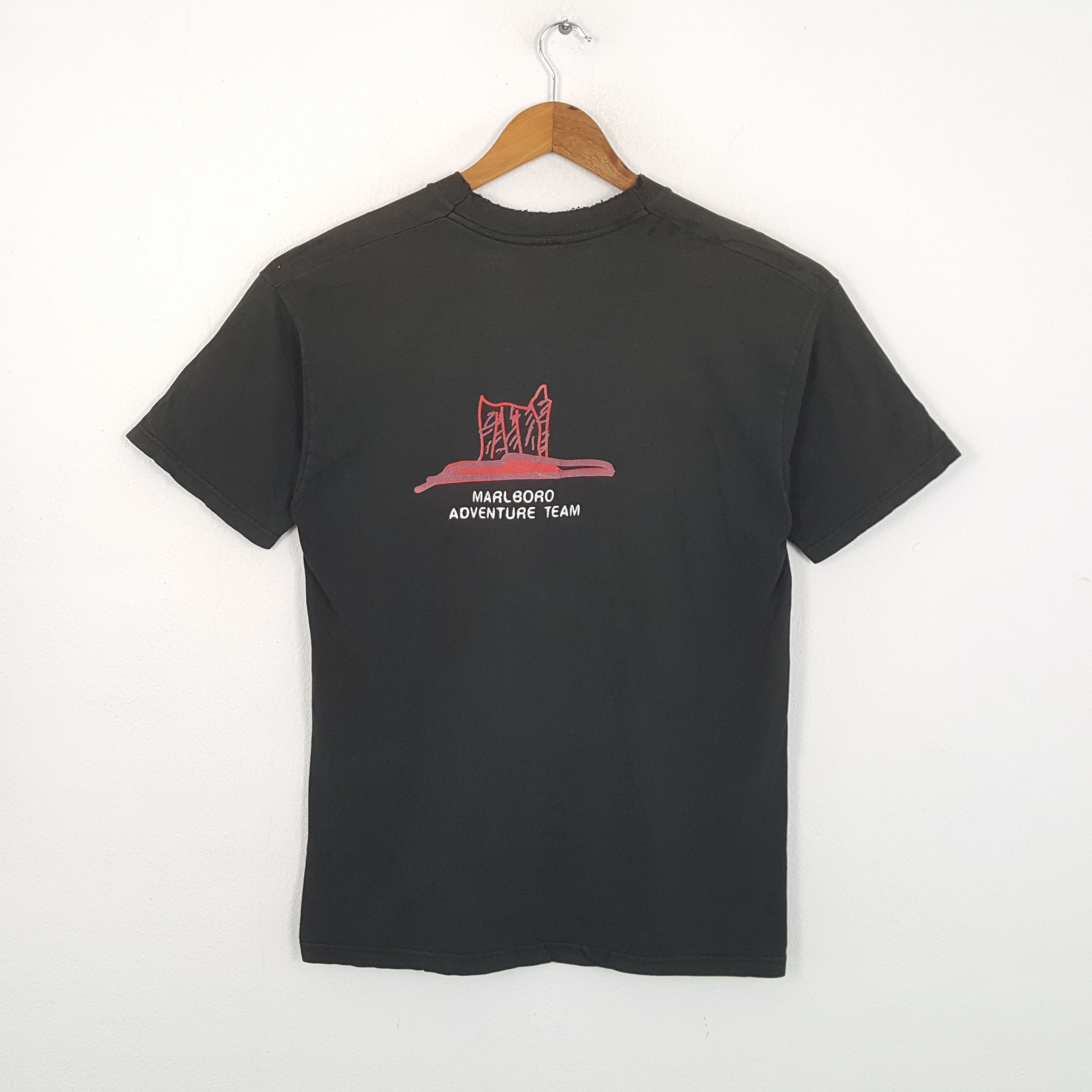 Marlboro × Vintage Vintage MARLBORO ADVENTURE TEAM Promo Distressed T-Shirt Size US L / EU 52-54 / 3 - 1 Thumbnail