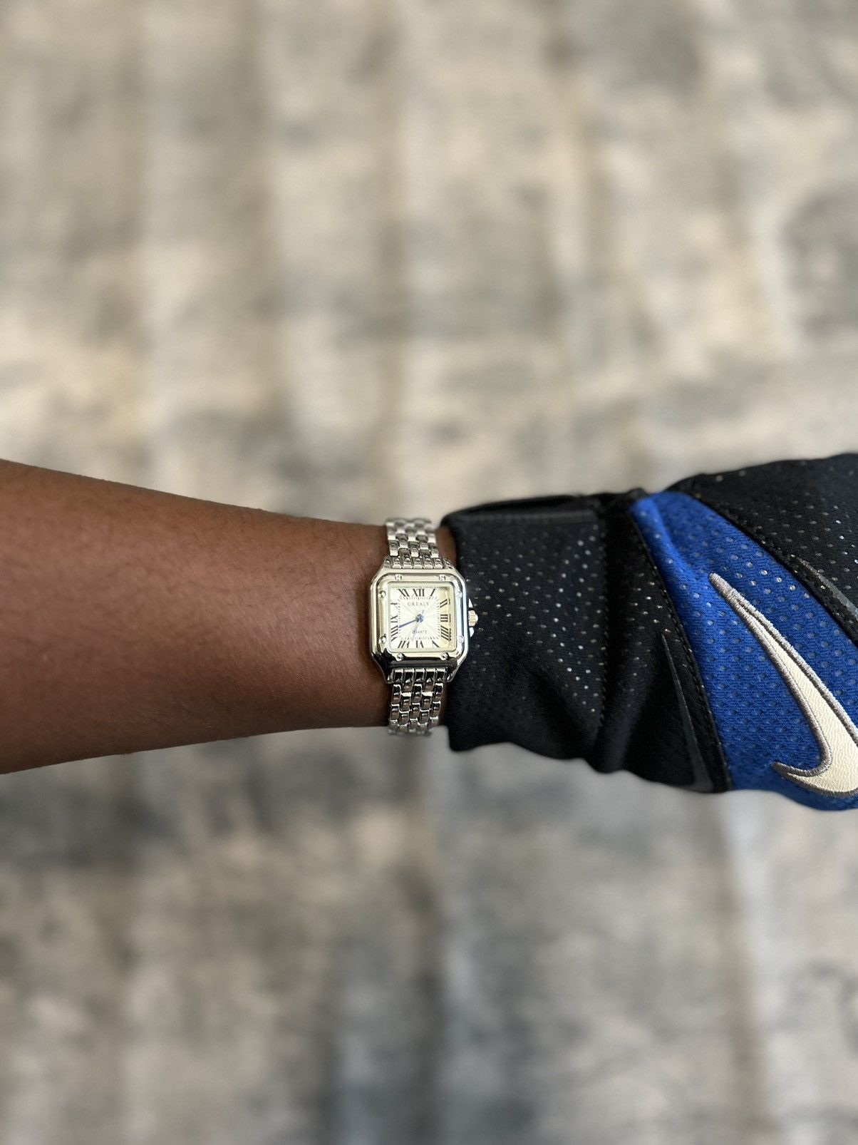 Vintage Vintage 2000s Style Silver Rectangular Quartz Luxury Watch Size ONE SIZE - 5 Thumbnail