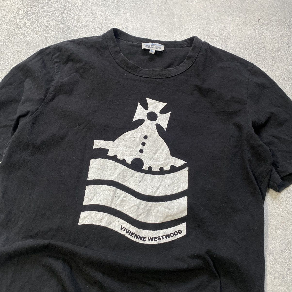Vivienne Westwood VIVIENNE WESTWOOD T-SHIRT BIG LOGO GRAPHIC DESIGN Size US XL / EU 56 / 4 - 2 Thumbnail