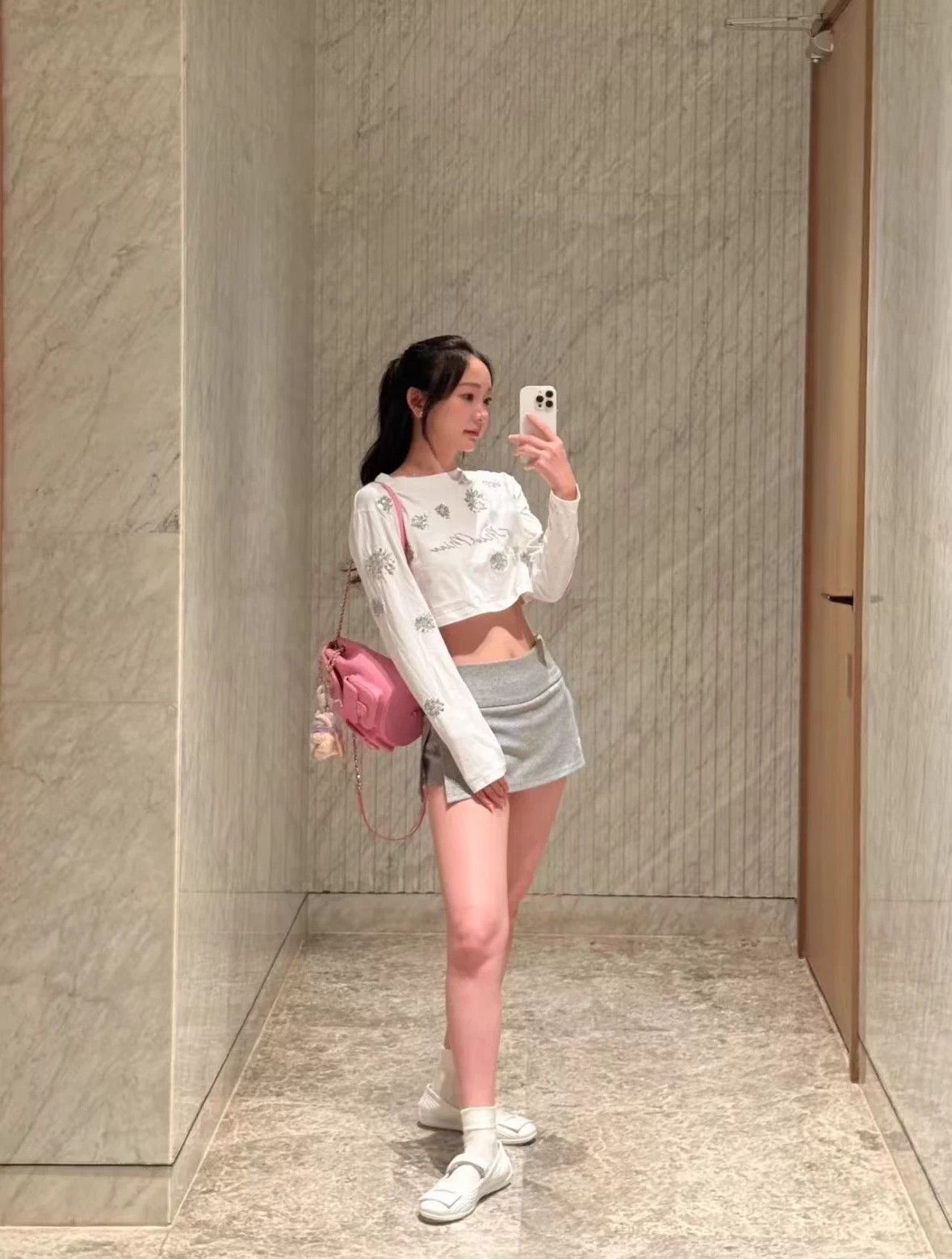 Miu Miu MIU MIU 3D Silver Sequin Floral Short LS T NOS M Size M / US 6-8 / IT 42-44 - 8 Thumbnail