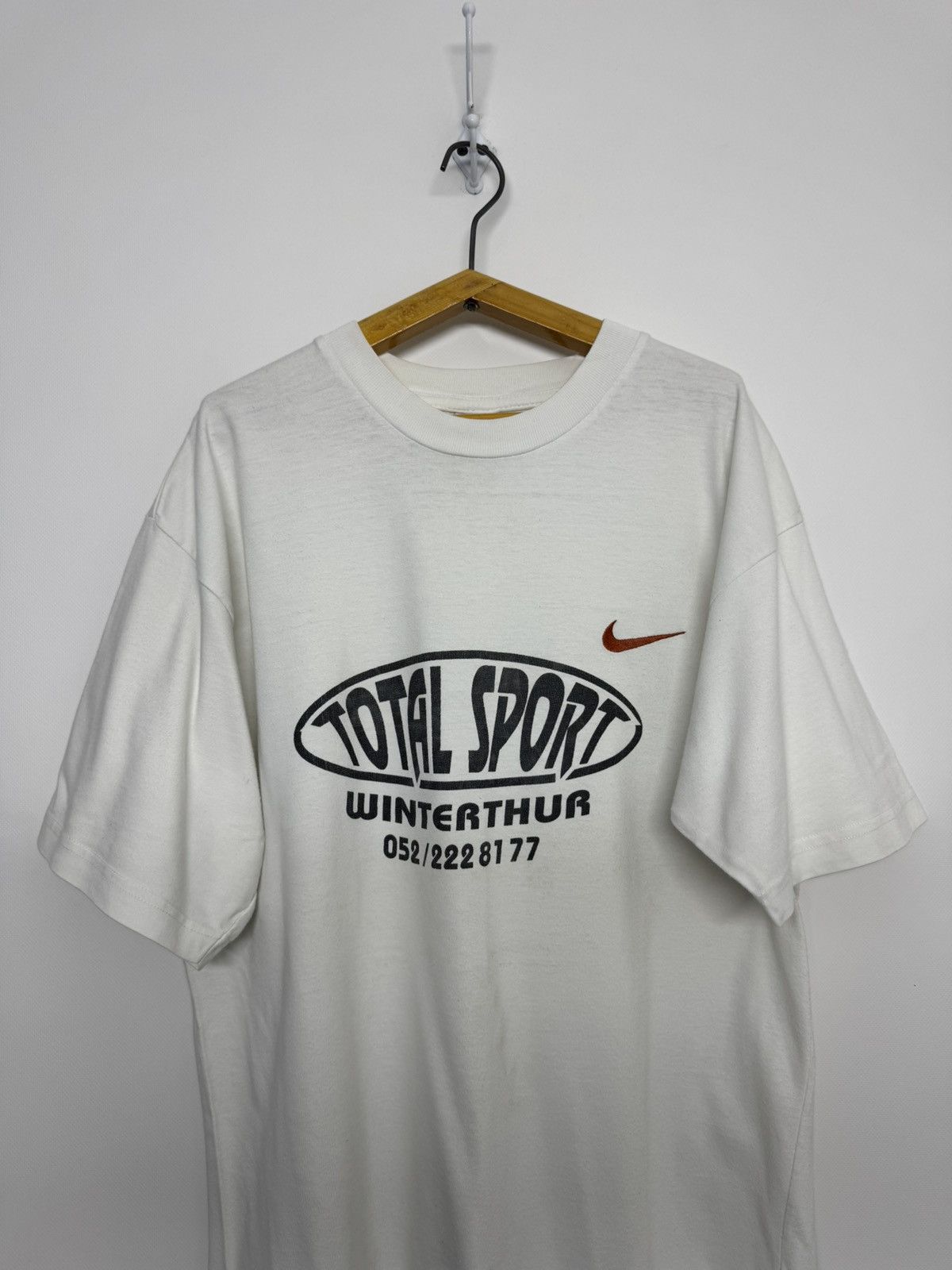 Nike Nike vintage Center logo T-shirt Size US M / EU 48-50 / 2 - 1 Thumbnail