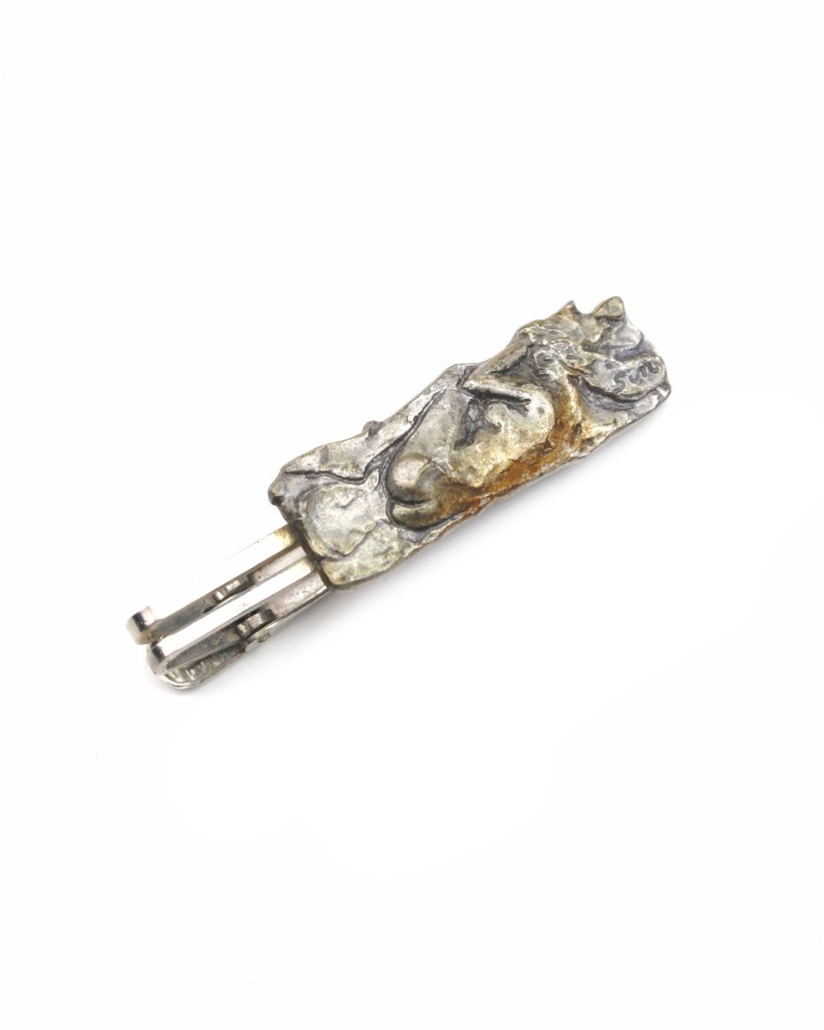 1990S SIN “RECLINING FIGURE” SCULPTED SILVER FILLED TIE CLIP