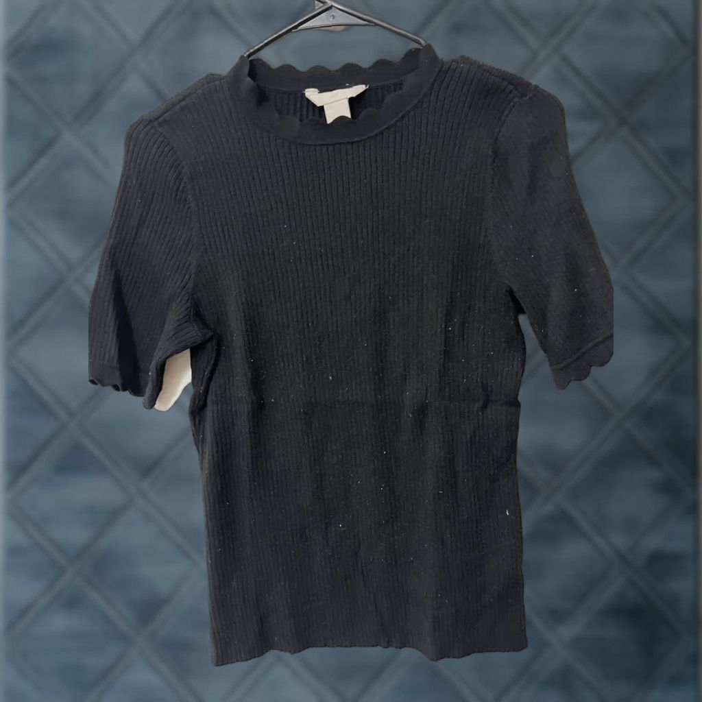 H&M H&M Top Womens Size Medium Black Ribbed Knit Short Sleeve Pullover Stretch Size M / US 6-8 / IT 42-44 - 1 Thumbnail