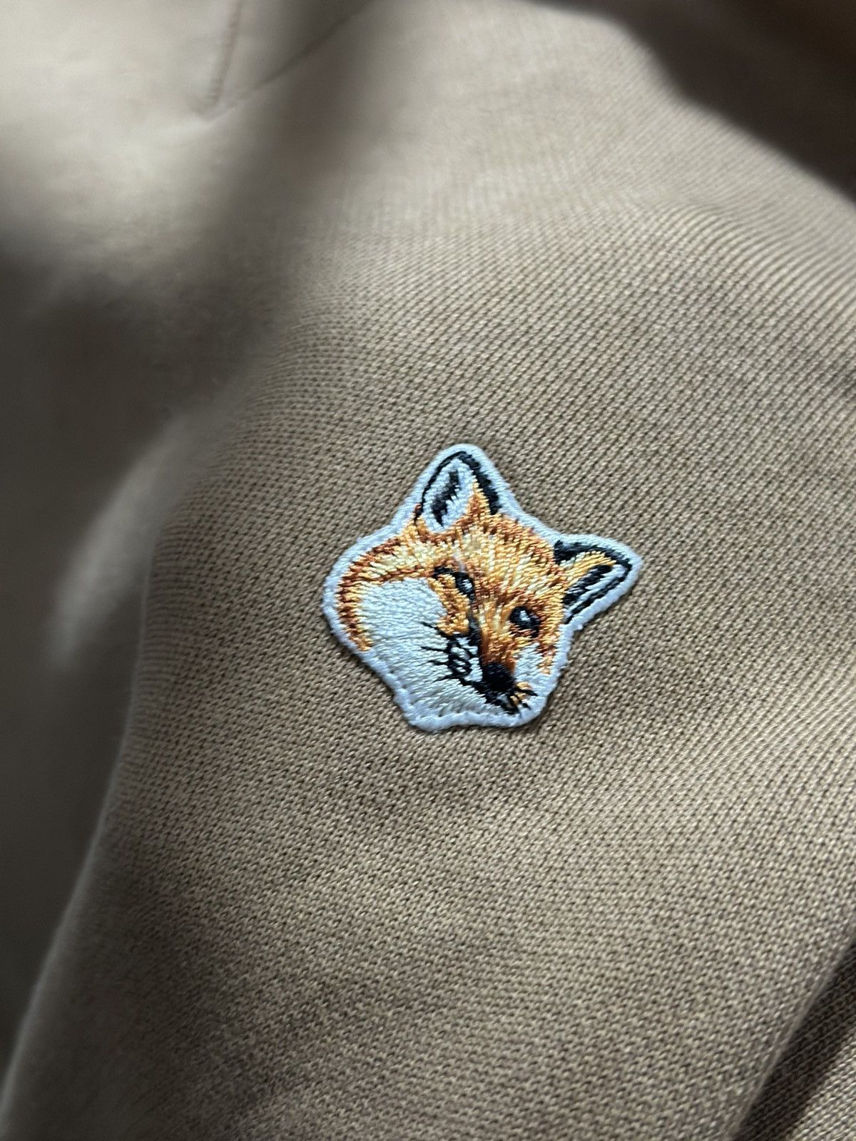 Maison Kitsune Maison Kitsune Fox Head Patch Jacquard Shirt Size US M / EU 48-50 / 2 - 2 Thumbnail