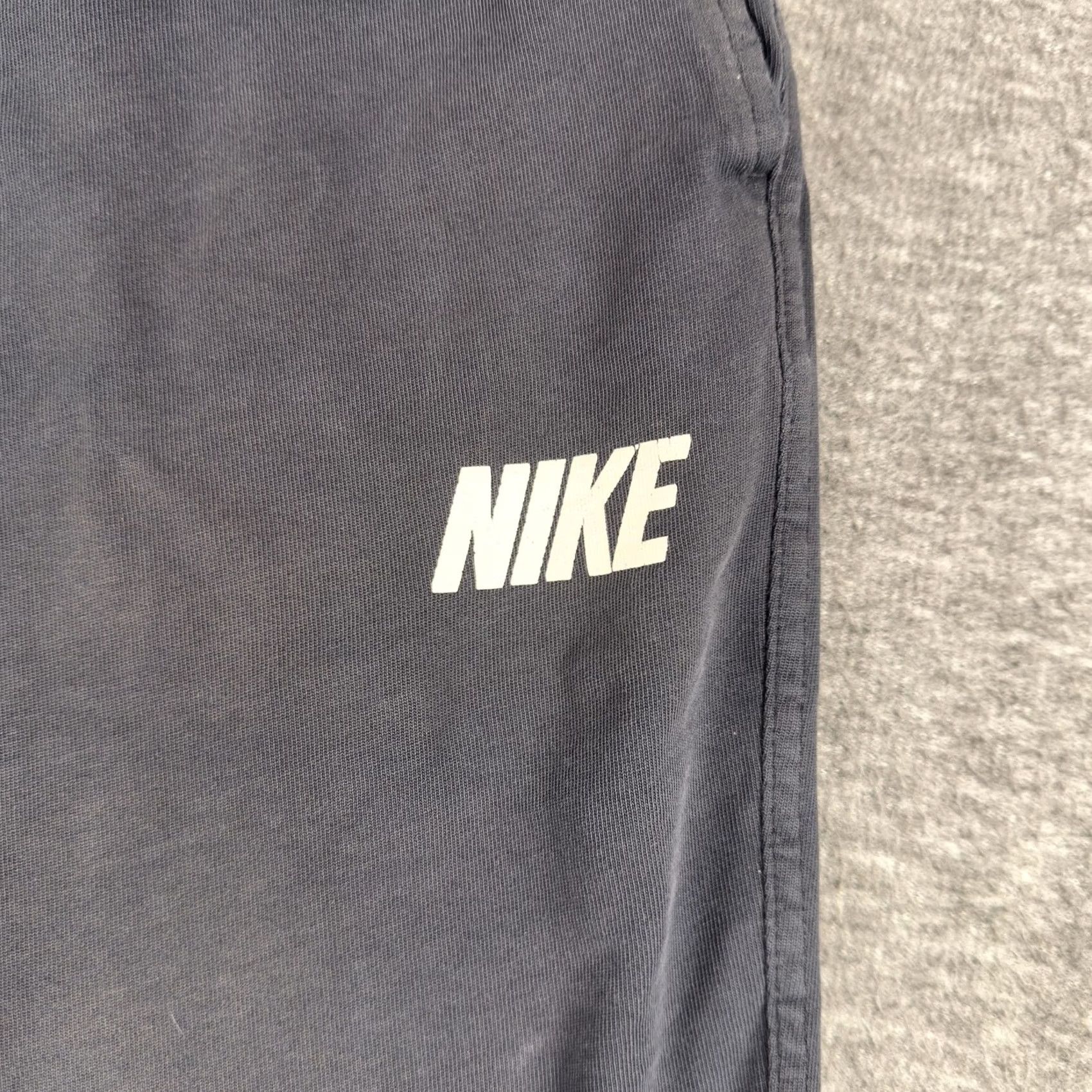 Nike VINTAGE Nike Shorts Mens 2XL Gray Athletic Lounge Spellout Y2K Size US 39 - 2 Thumbnail