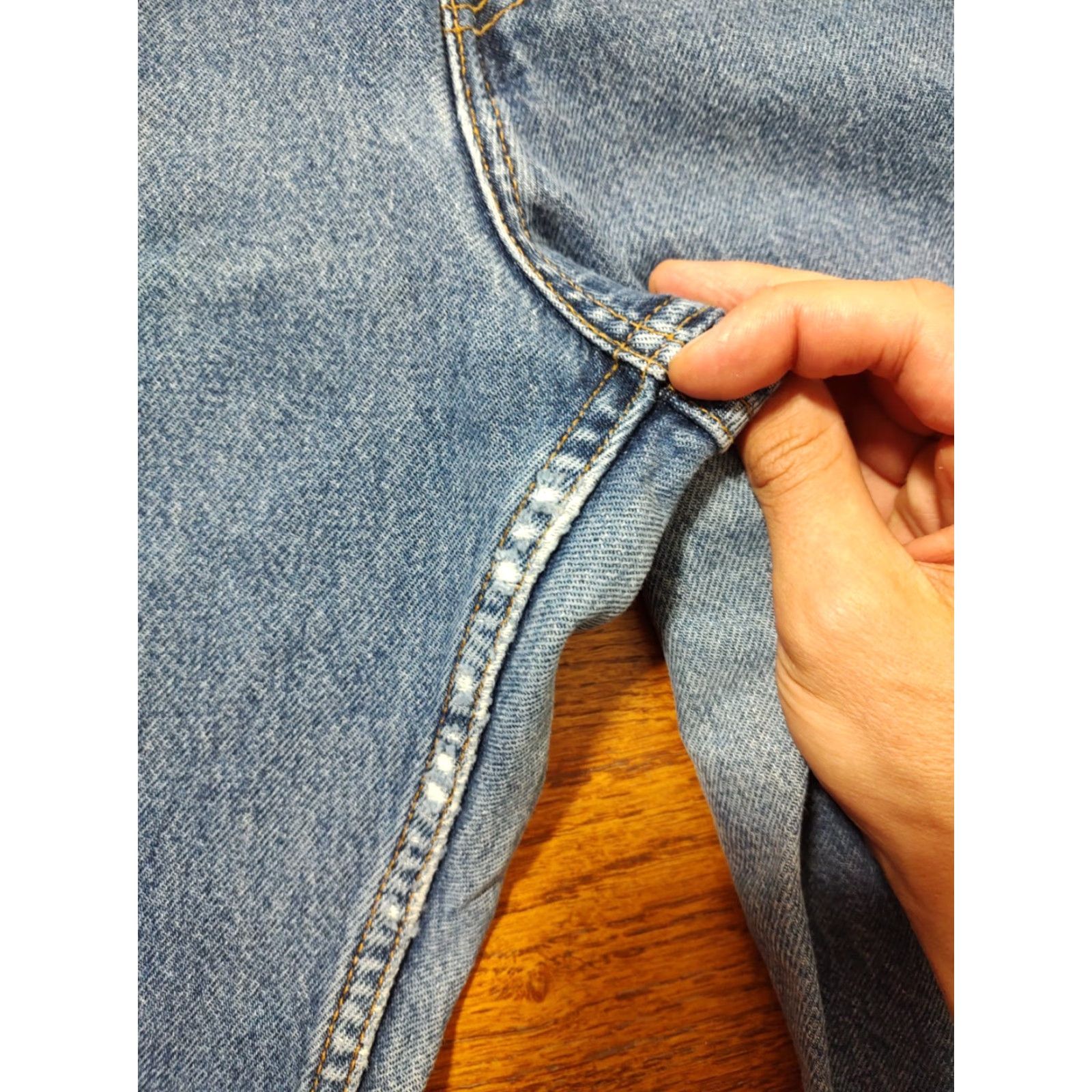 Levi's VINTAGE Levi's Jeans Womens 12 Straight Leg 560 High Rise Loose Fit 31 Inseam Blue 100% Cotton Denim 5-Pocket Regular Inseam 31 Mens Womens Size 34" / US 12 / IT 48 - 7 Thumbnail
