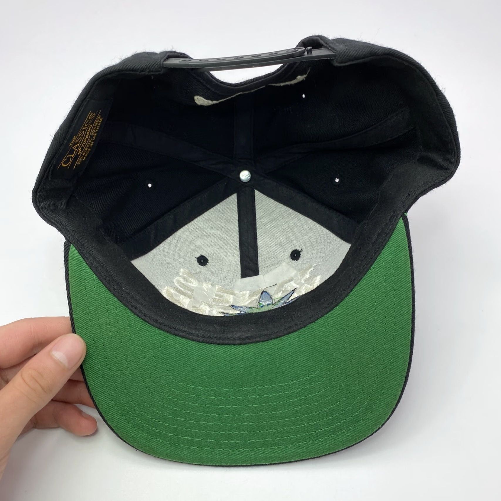Vintage VINTAGE Yupoong Trucker Hat Unisex Adults Adjustable Black WEED SMOKERS WAYNES WORLD SMOKING KUSH CANABIS ETS FW WEED LEAF JANES ADDICTION CASUAL Size ONE SIZE - 6 Thumbnail