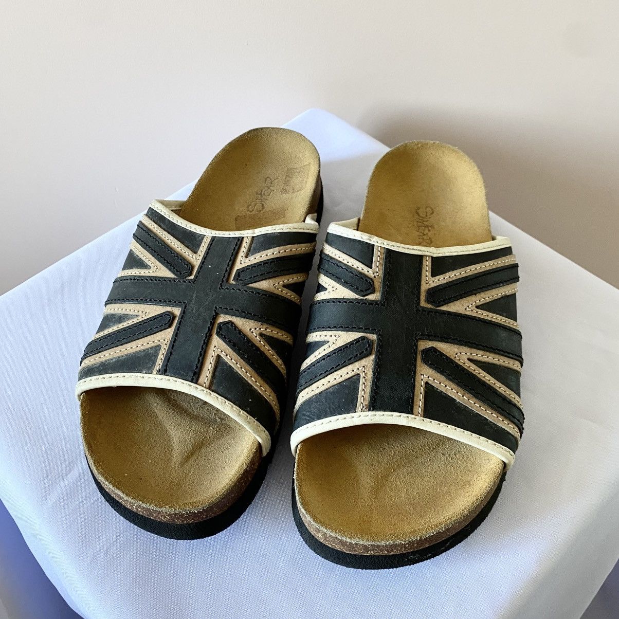 SWEAR London RARE SWEAR London British Flag Vintage Slides Flats Shoes Size US 8.5 / IT 38.5 - 2 Thumbnail