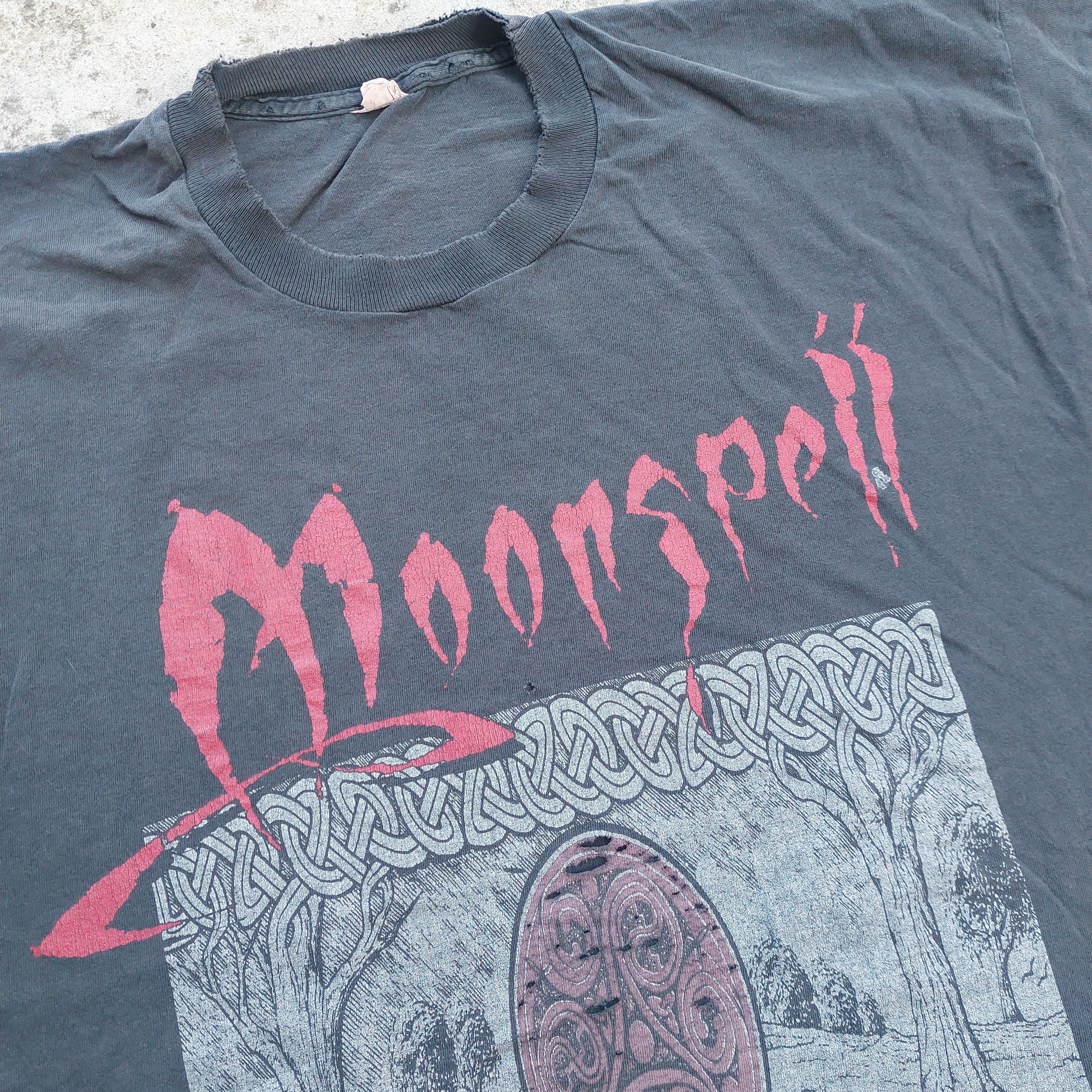Band Tees × Vintage moonspell out of the dark 1996 distressed vintage tshirt Size US L / EU 52-54 / 3 - 4 Thumbnail