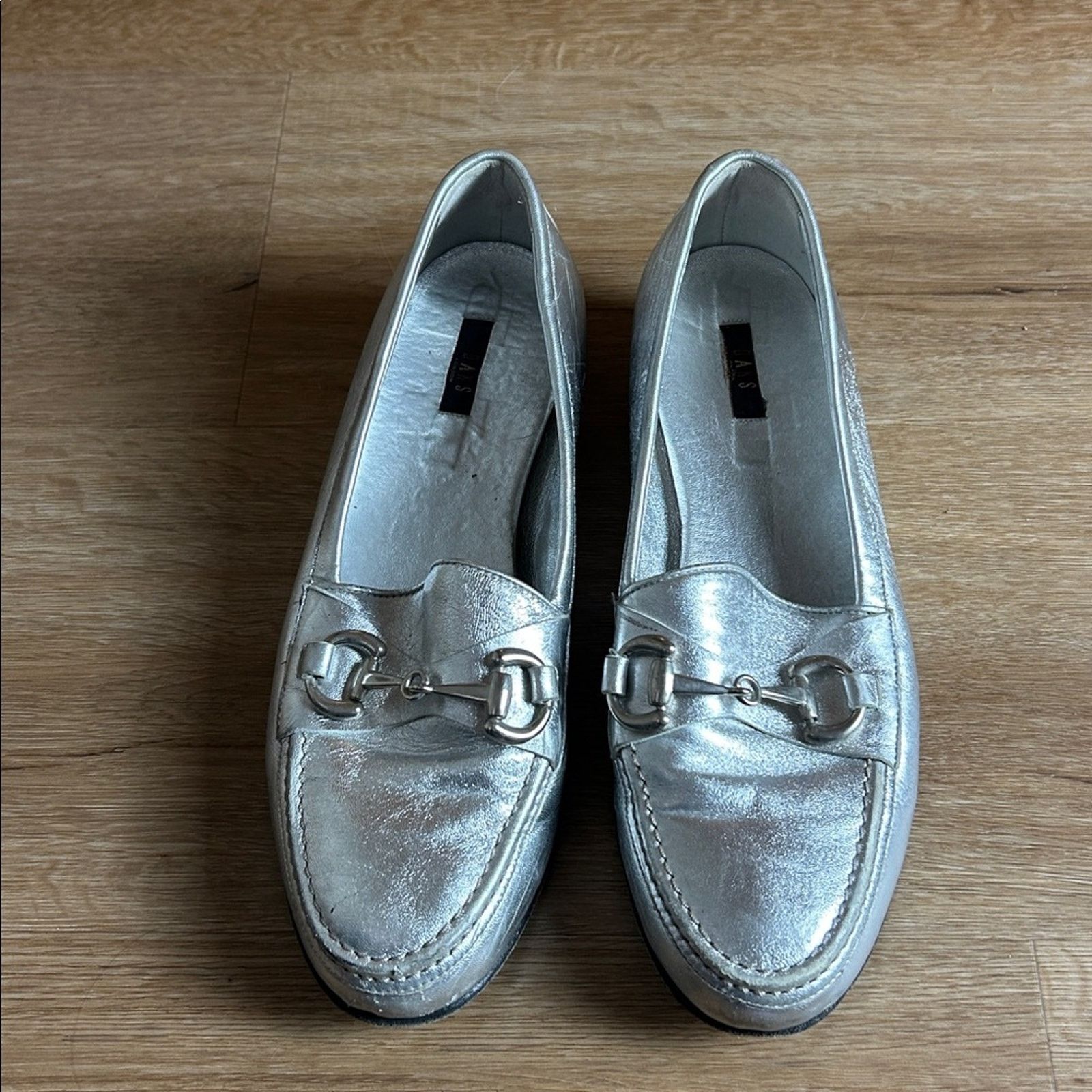 DAKS Daks London Silver Horsebit Metallic Loafers Size US 9 / IT 39 - 2 Thumbnail