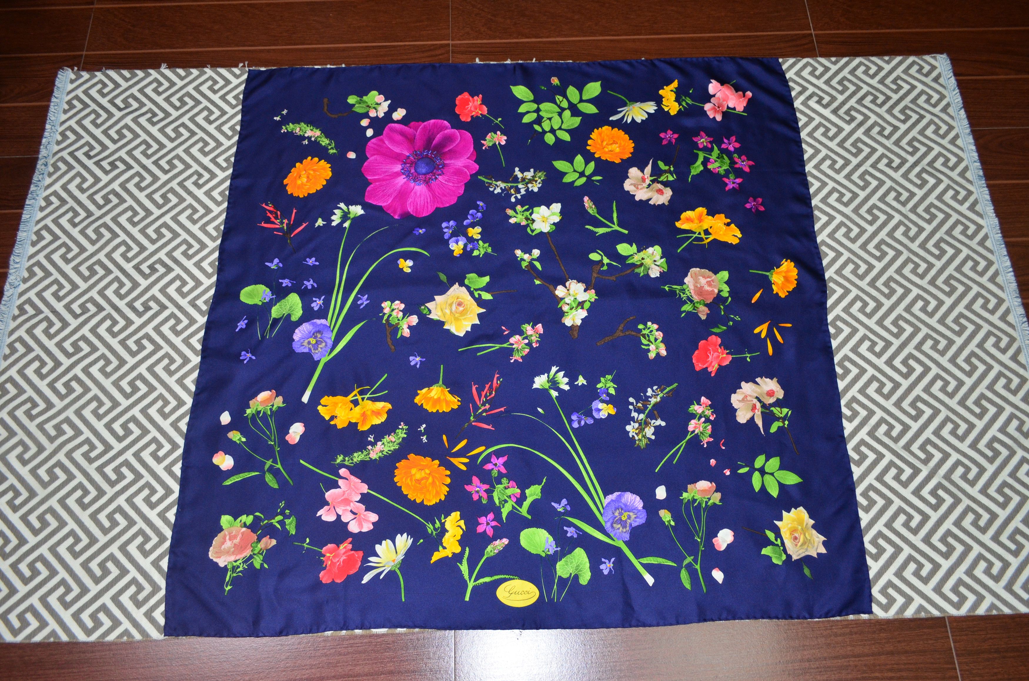 Gucci Vintage Gucci Flora Silk Scarf Size ONE SIZE - 2 Thumbnail