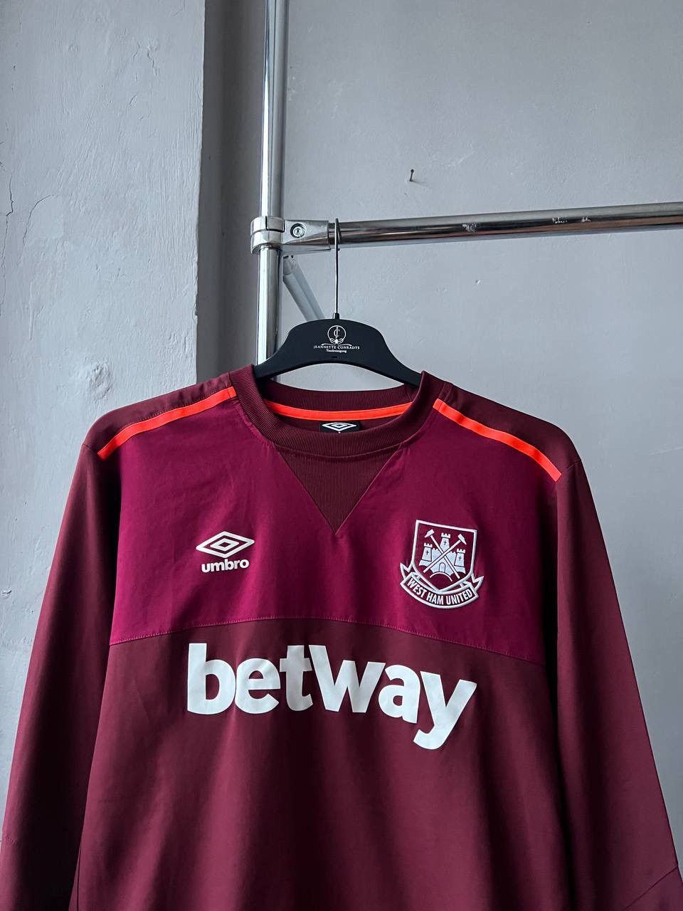 Umbro 2020/21 WEST HAM UNITED TRAINING SOCCER FOOTBALL JACKET SZ L Size US L / EU 52-54 / 3 - 3 Thumbnail
