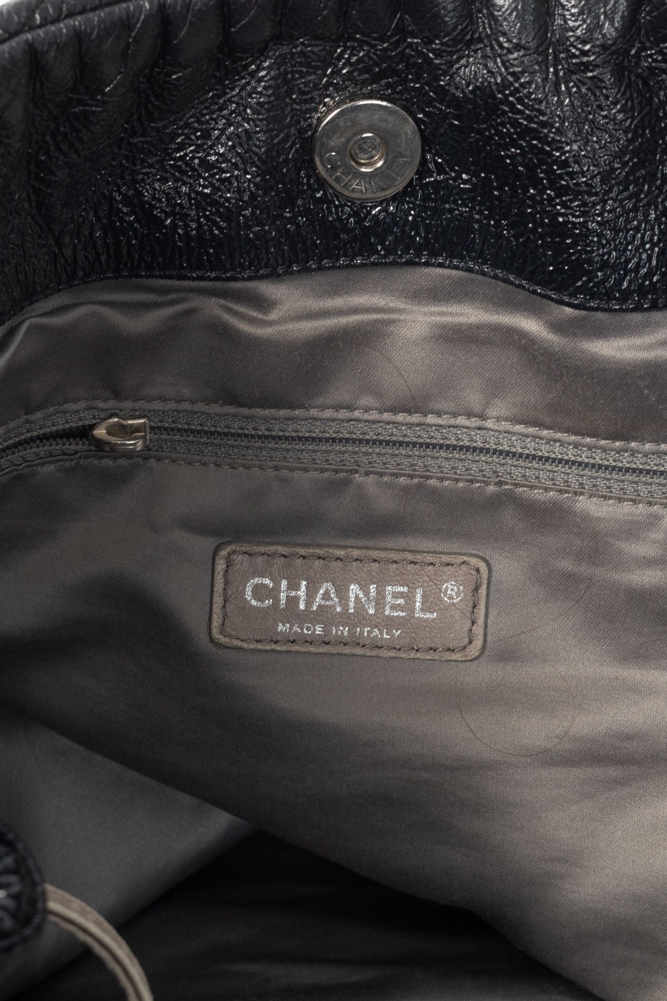 Chanel Chanel Graphic Edge Black Shiny Vinyl Quilted Tote Size ONE SIZE - 11 Thumbnail