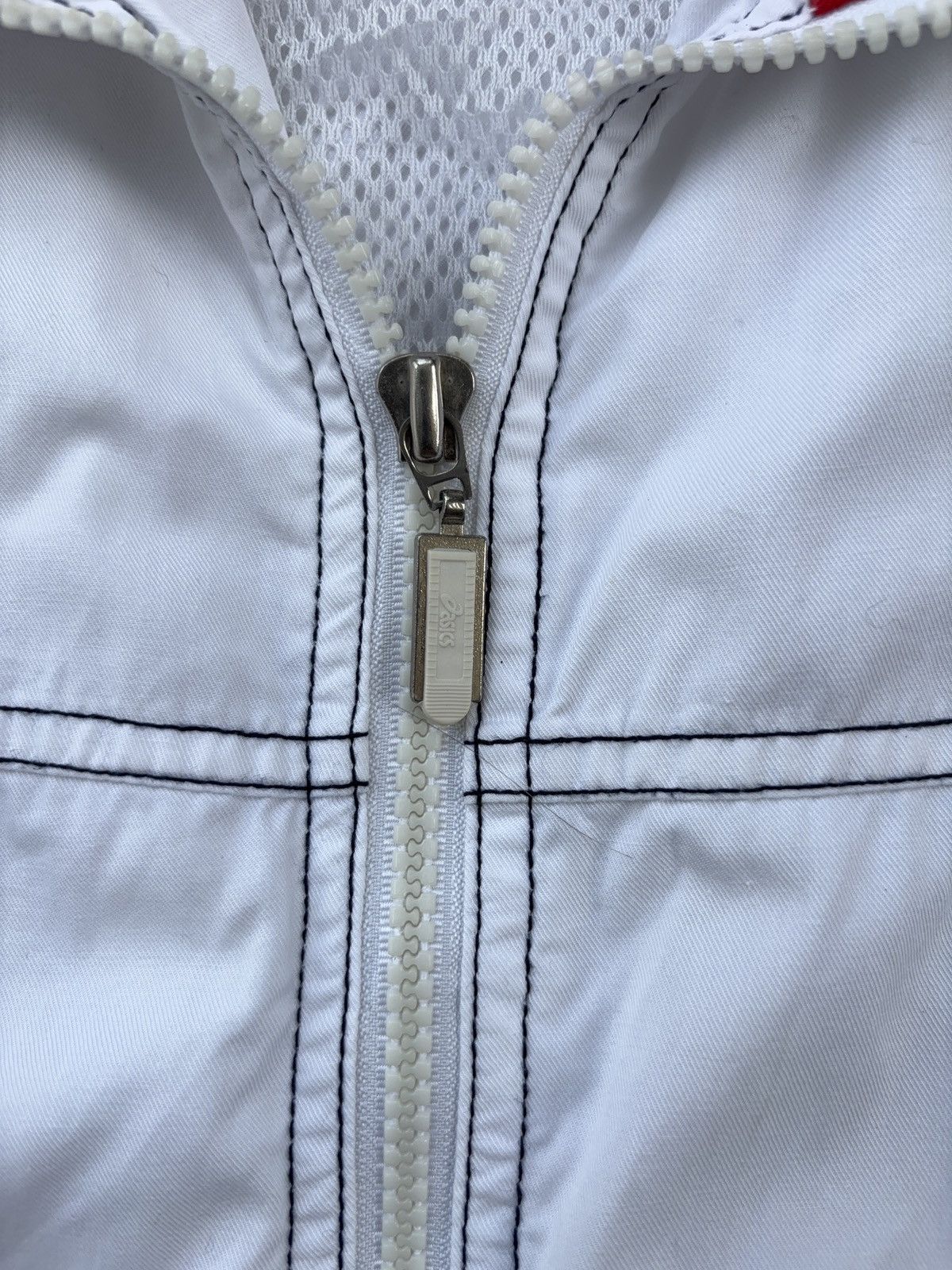 Asics Asics International Vintage White Windbreaker Jacket Size US XL / EU 56 / 4 - 10 Thumbnail